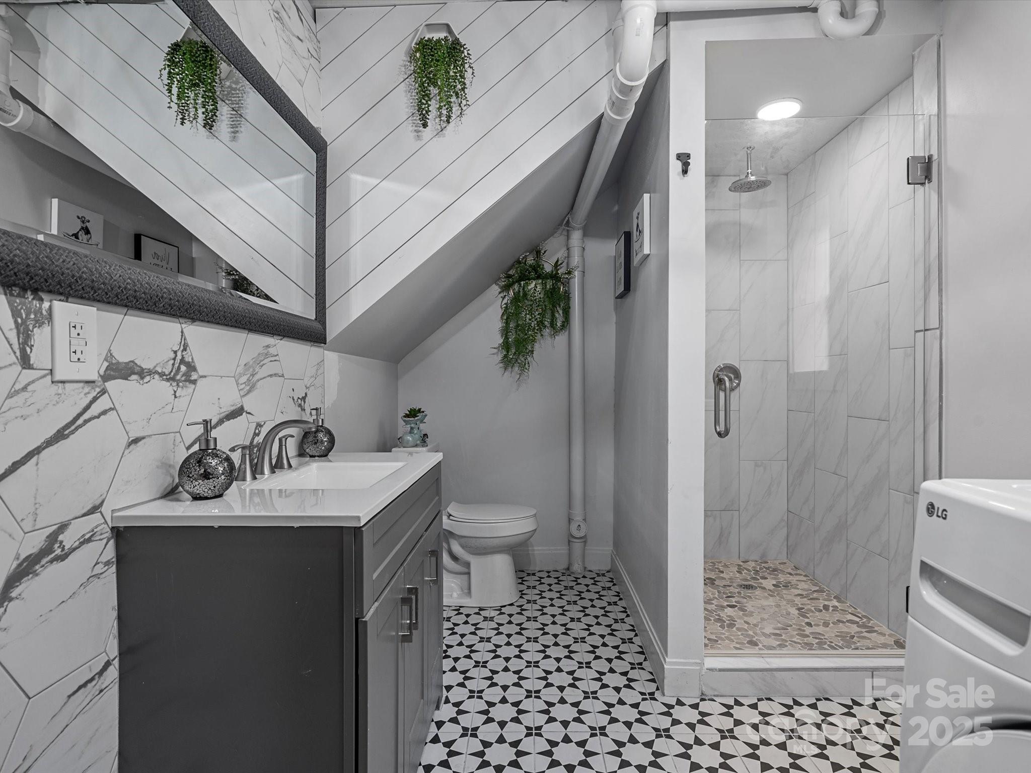 2701 N Old North Sharon Amity Road Property Photo 23