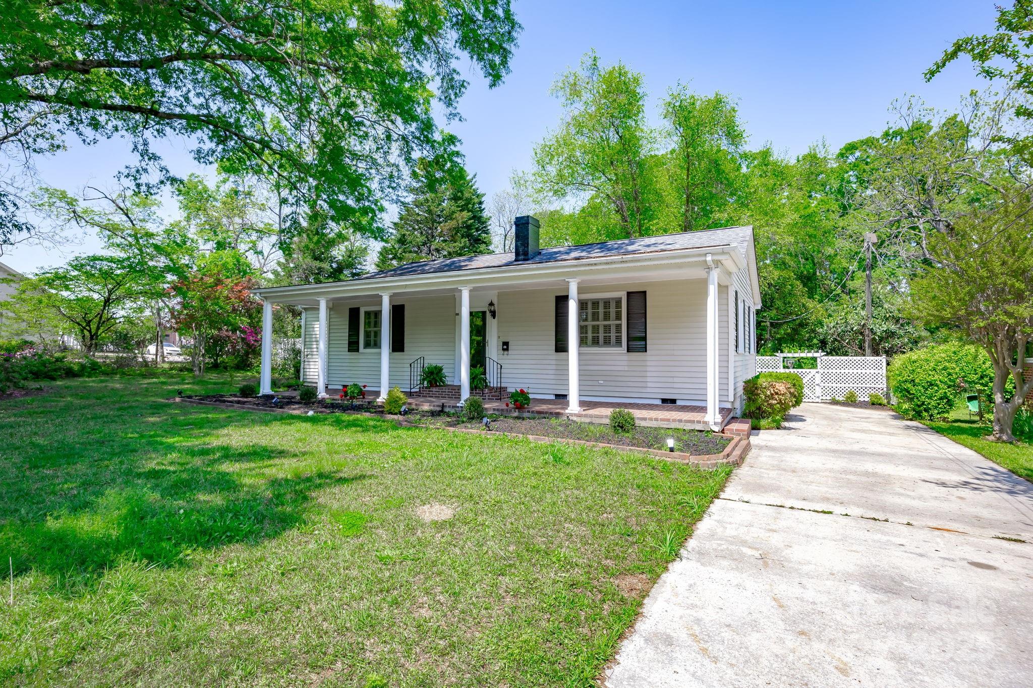 402 Hudson Street Property Photo