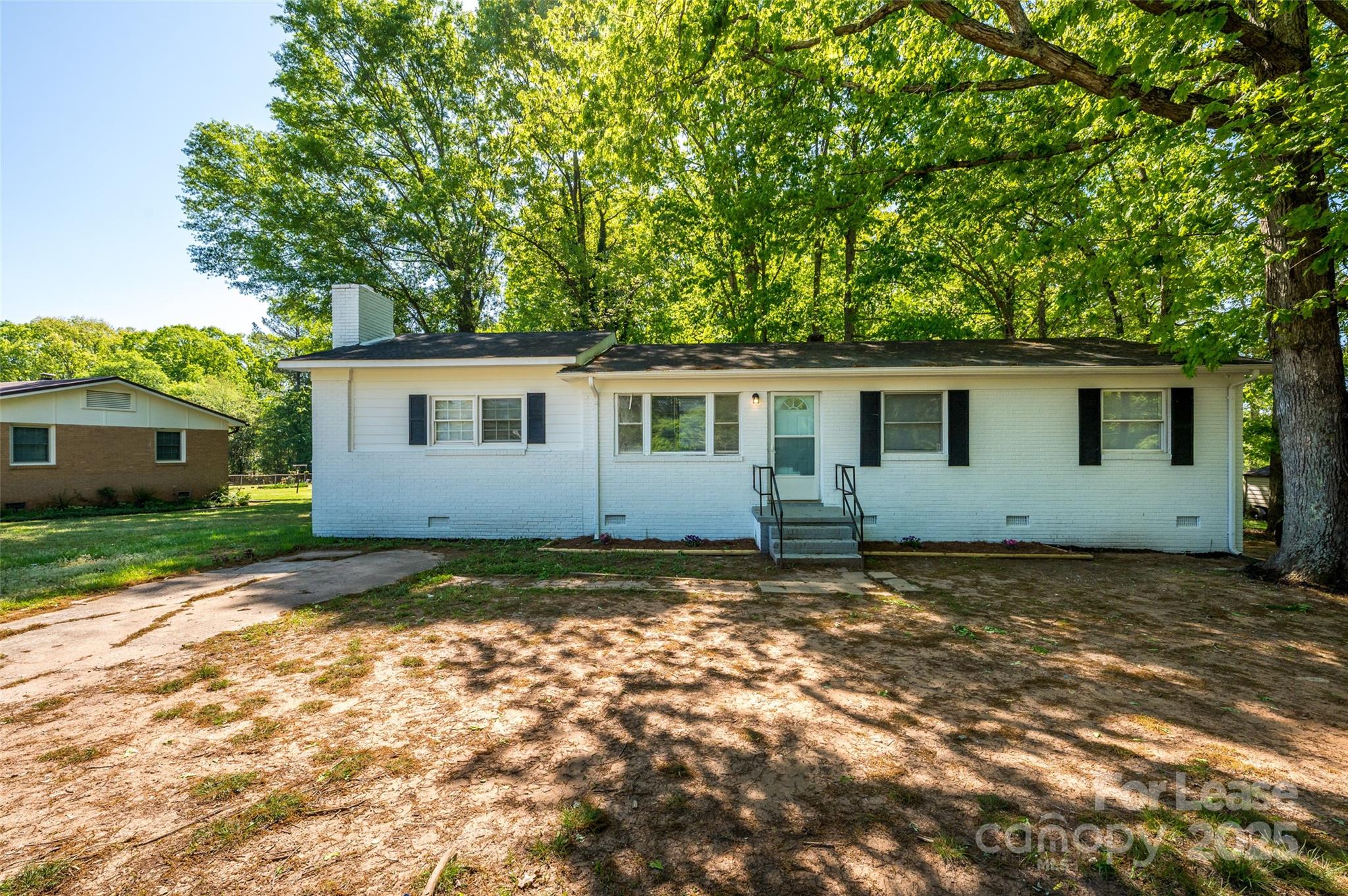2302 China Avenue Property Photo