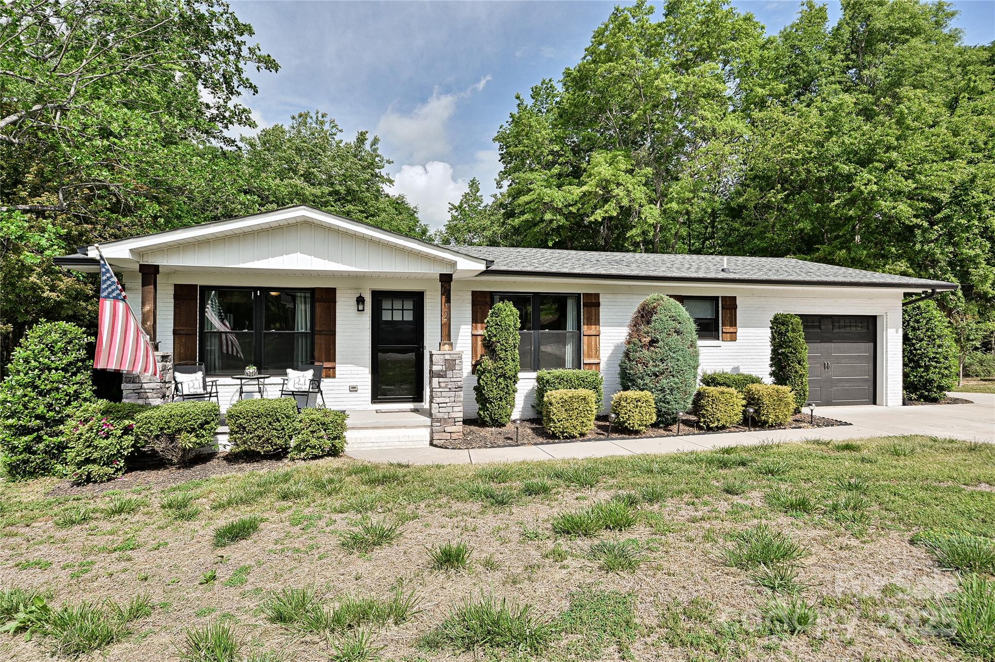 202 Hickory Street Property Photo