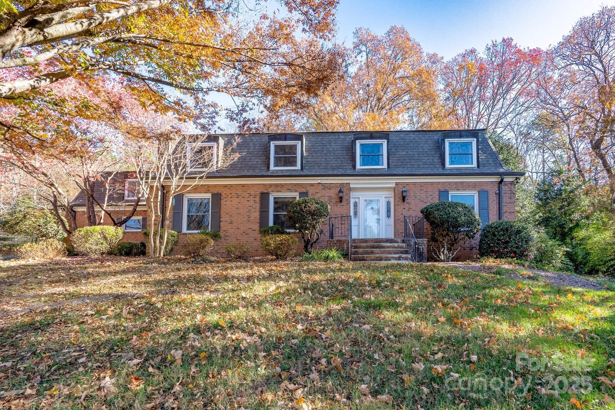 758 Williamsburg Drive Property Photo 1