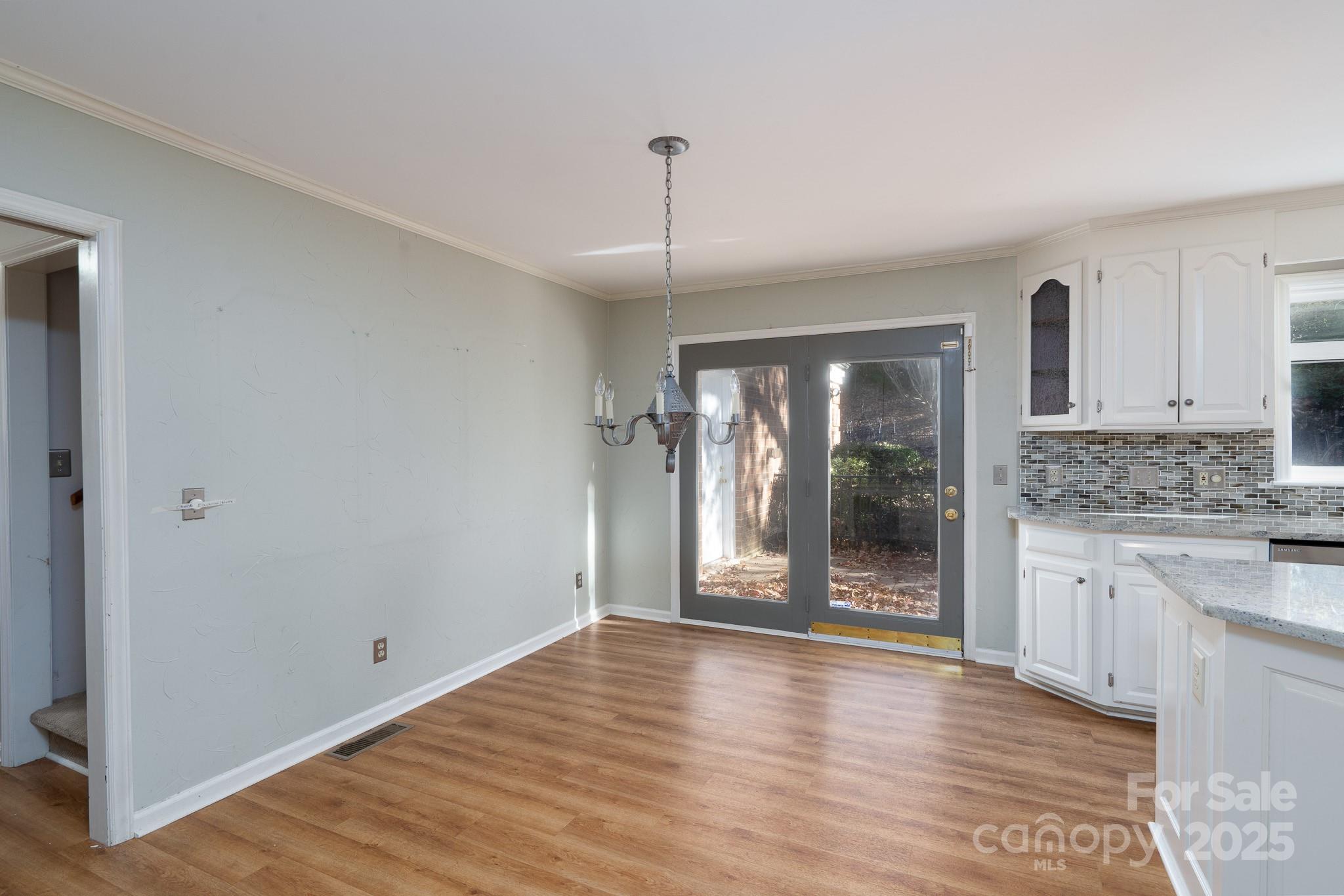 758 Williamsburg Drive Property Photo 10