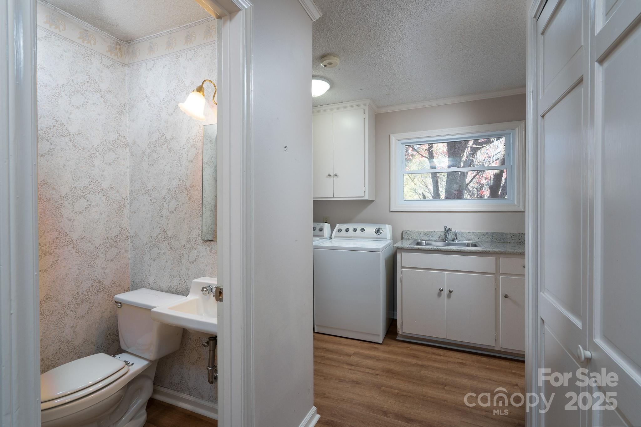 758 Williamsburg Drive Property Photo 12