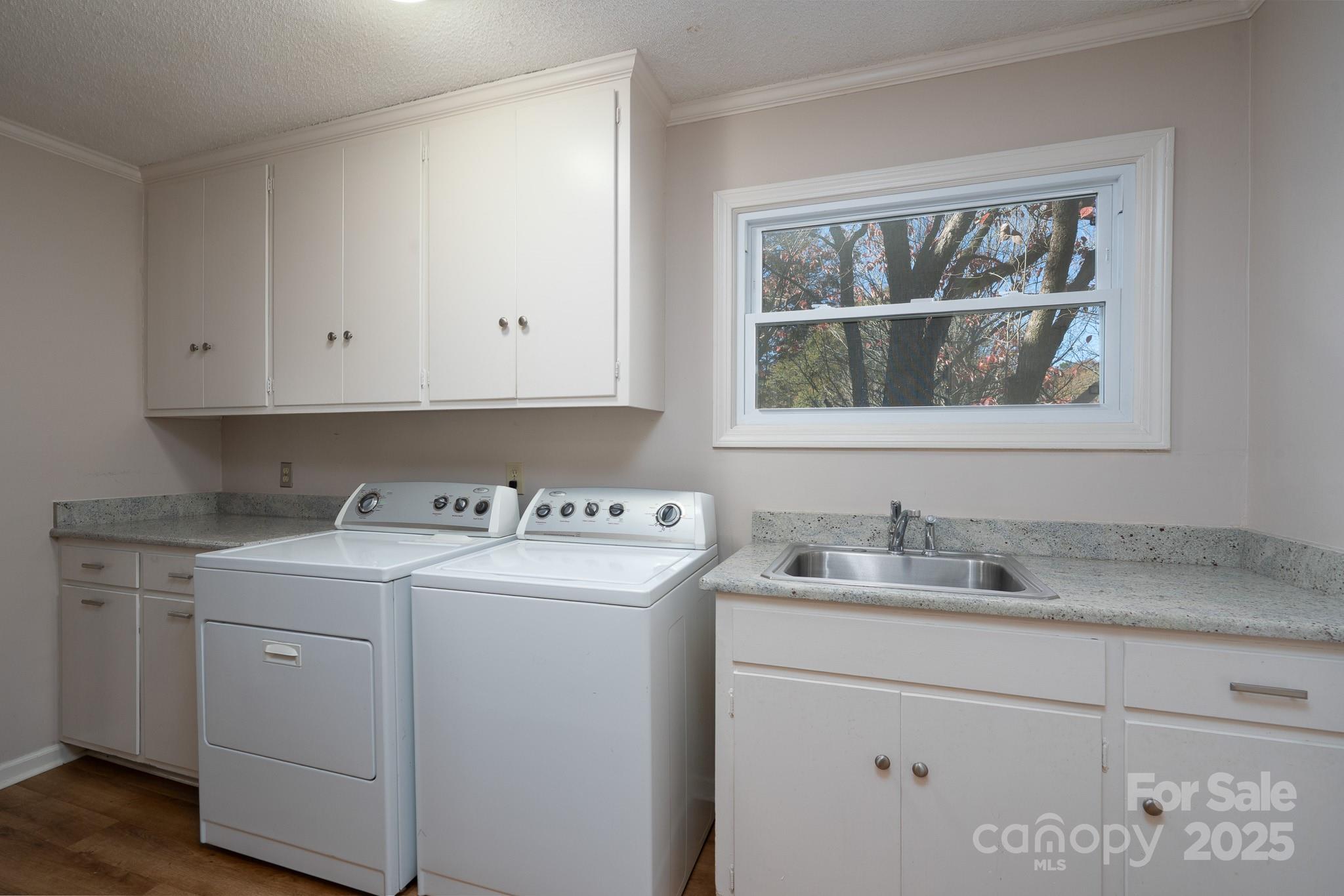 758 Williamsburg Drive Property Photo 13