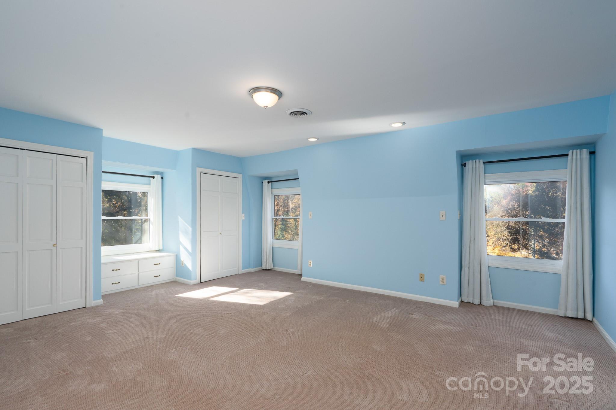 758 Williamsburg Drive Property Photo 17