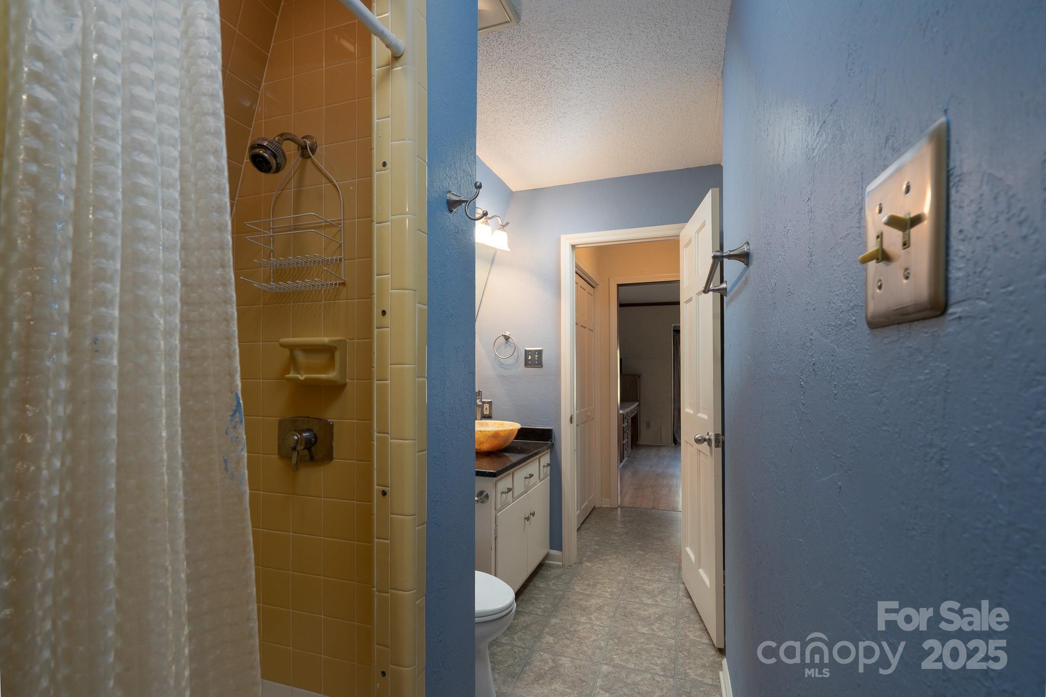 758 Williamsburg Drive Property Photo 24