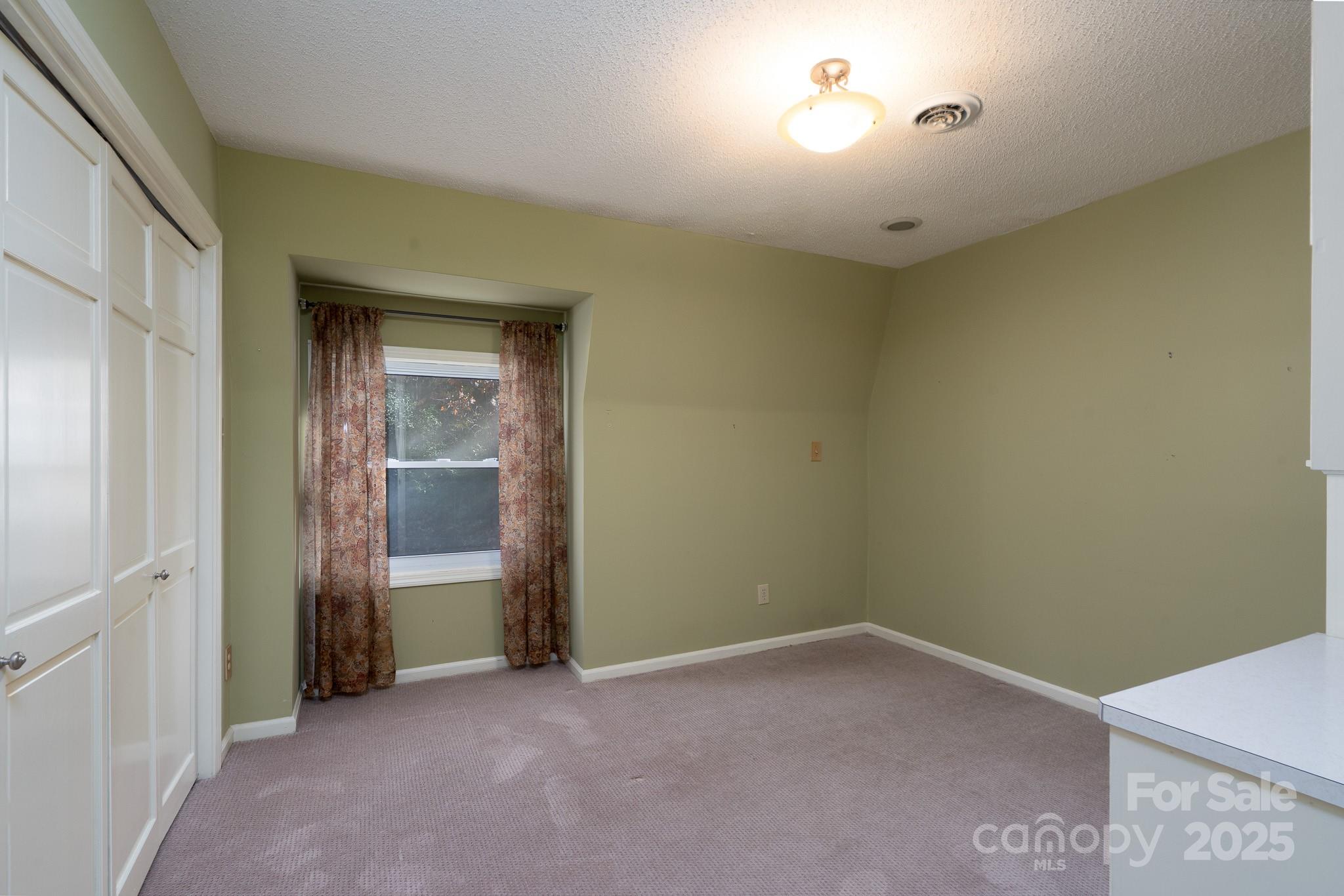 758 Williamsburg Drive Property Photo 25