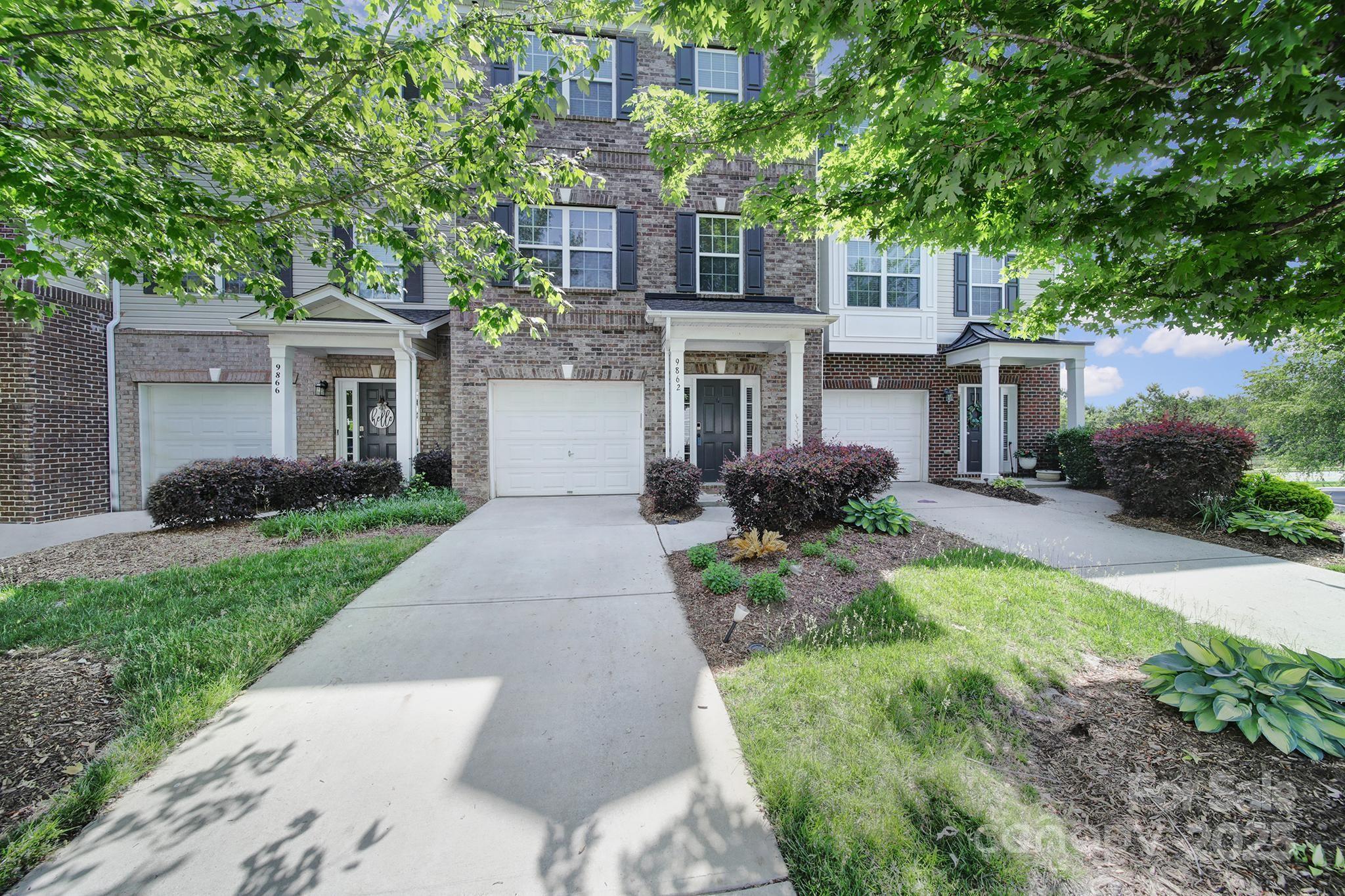 9862 Walkers Glen Drive Property Photo