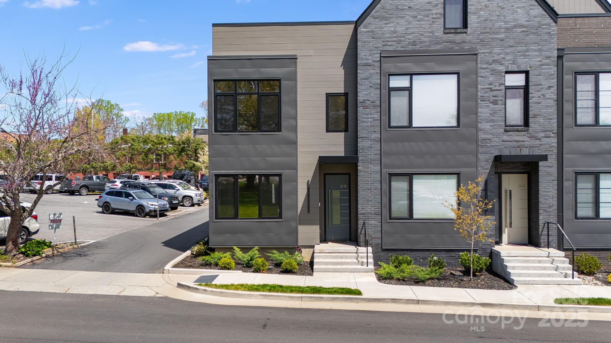 29 E Jordan Street Property Photo