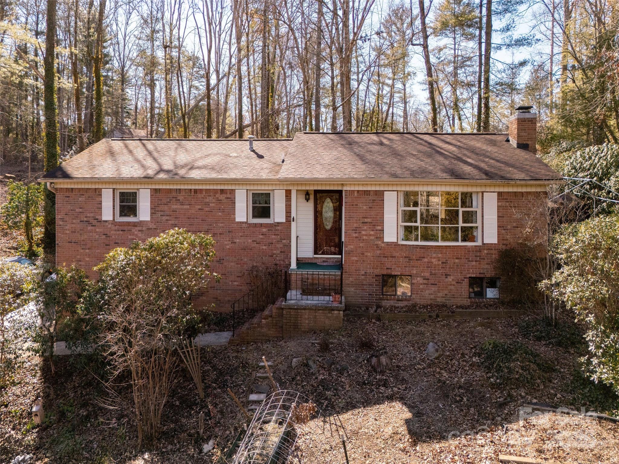 413 Deerhaven Lane Property Photo