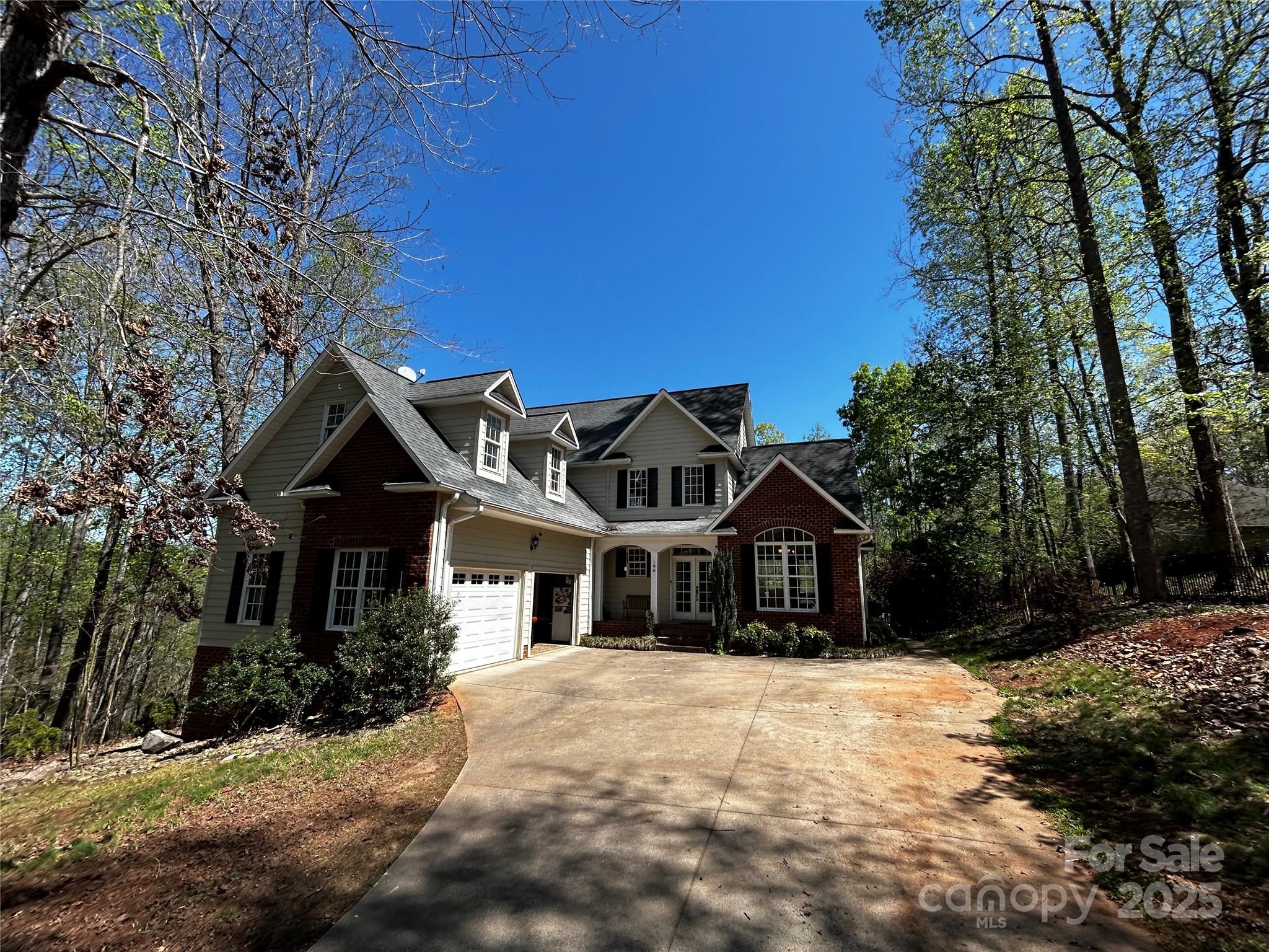 196 Col Hamptons Court Property Photo 1
