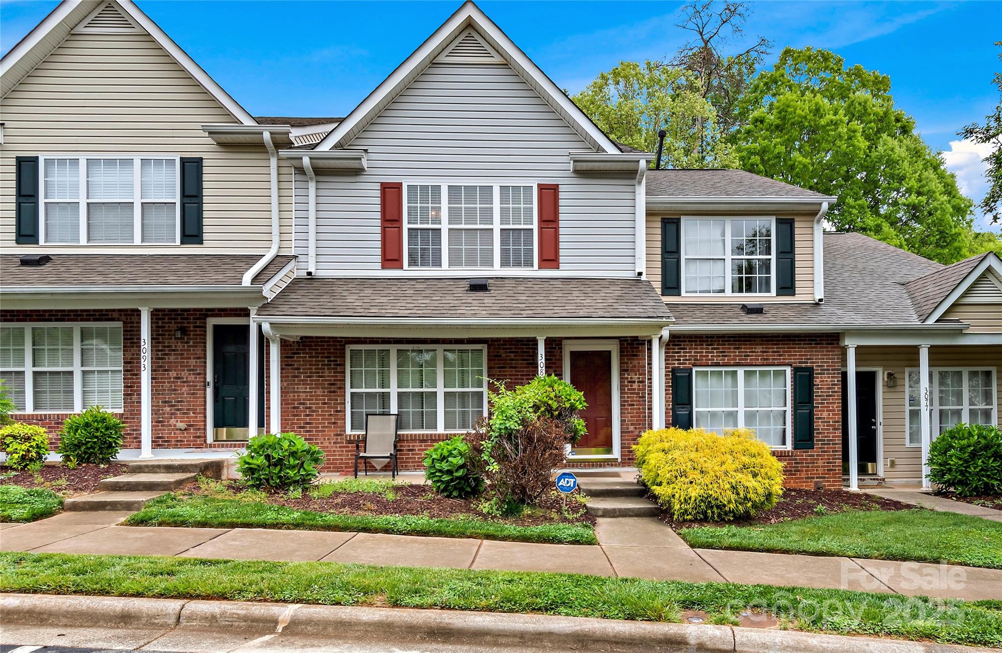 Forsyth Real Estate Listings Main Image