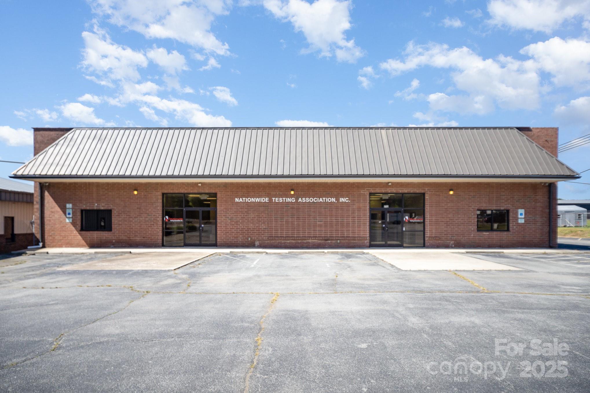 770-772 N Broad Street Property Photo 1