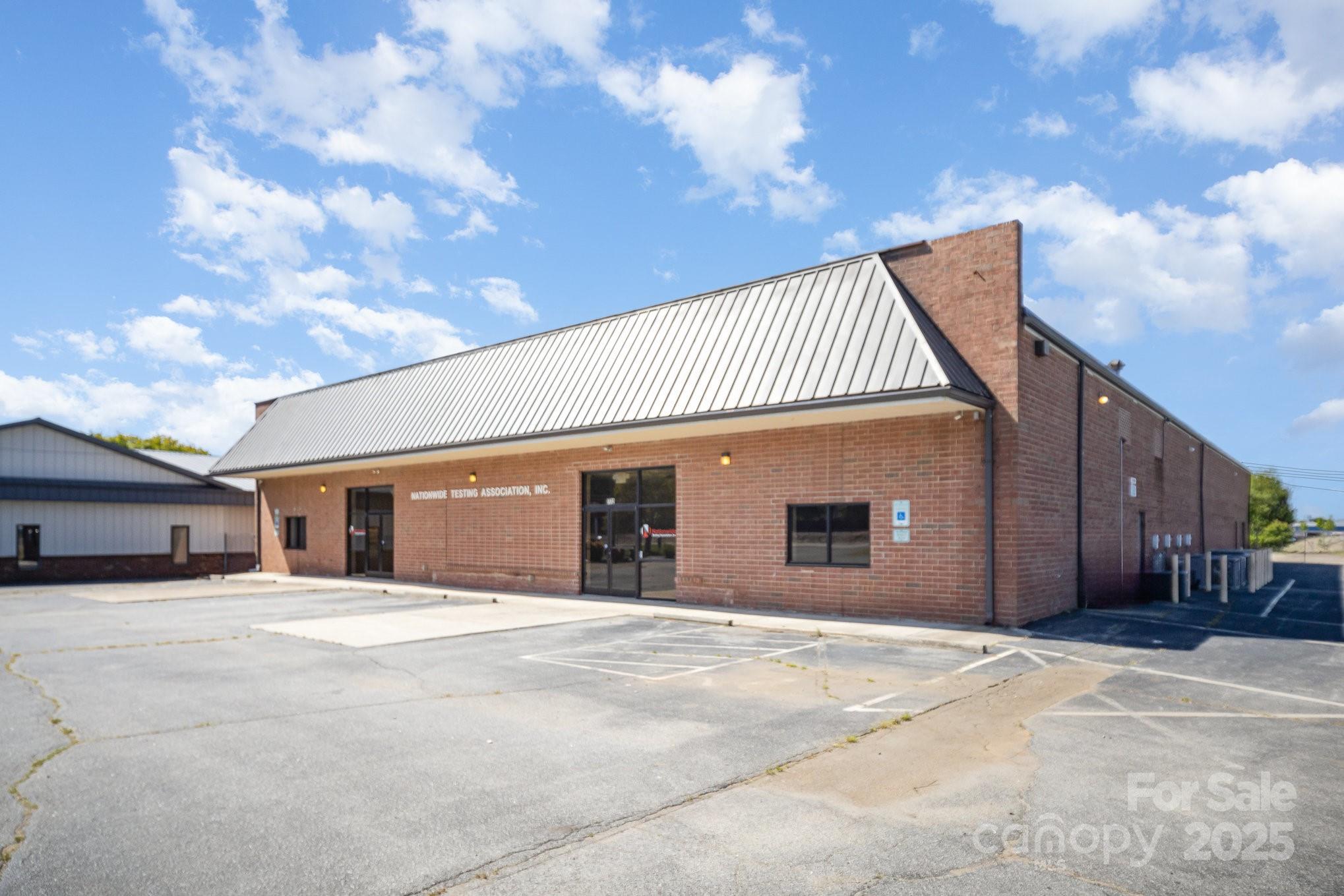 770-772 N Broad Street Property Photo 3