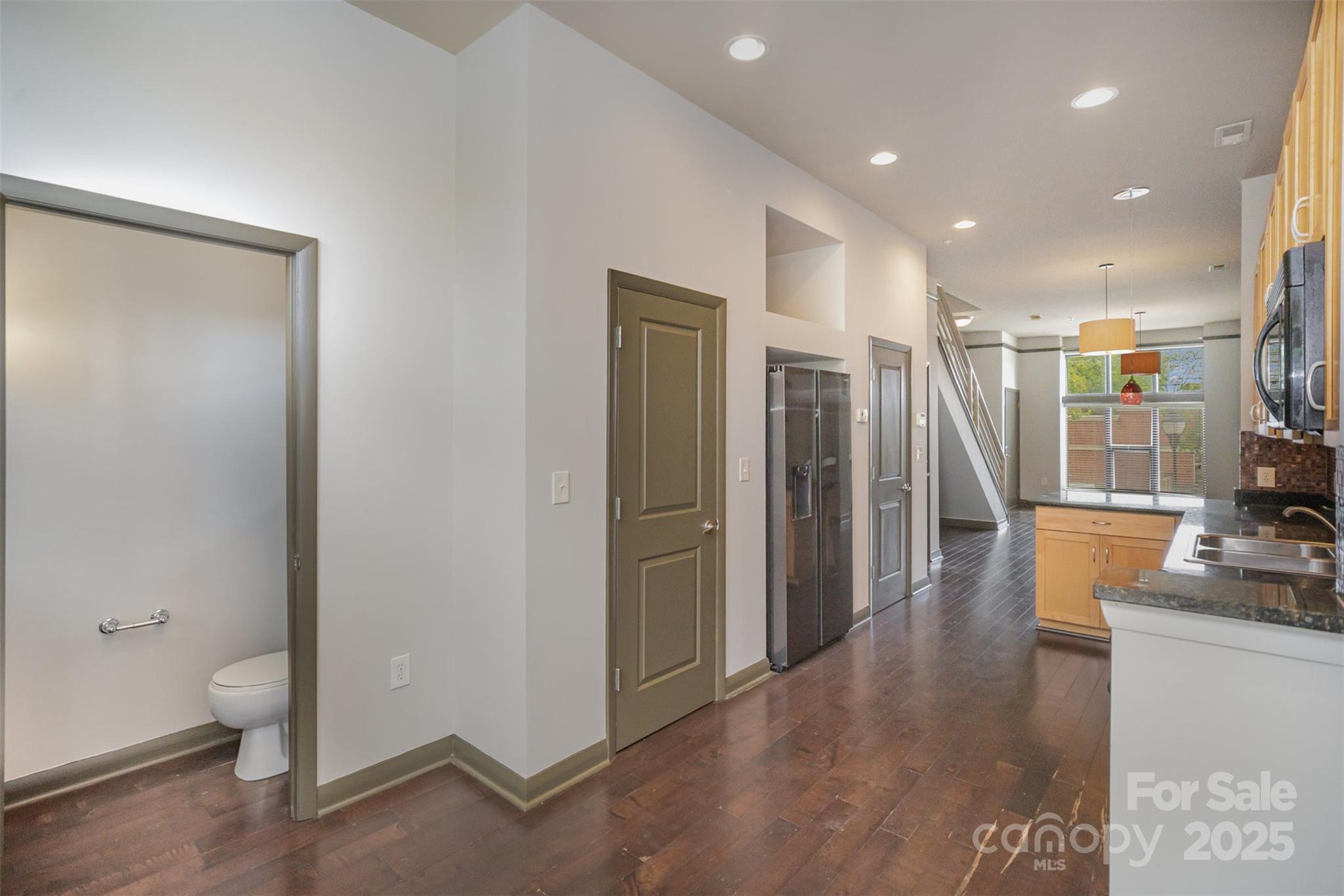 562 New Bern Station Court Property Photo 14