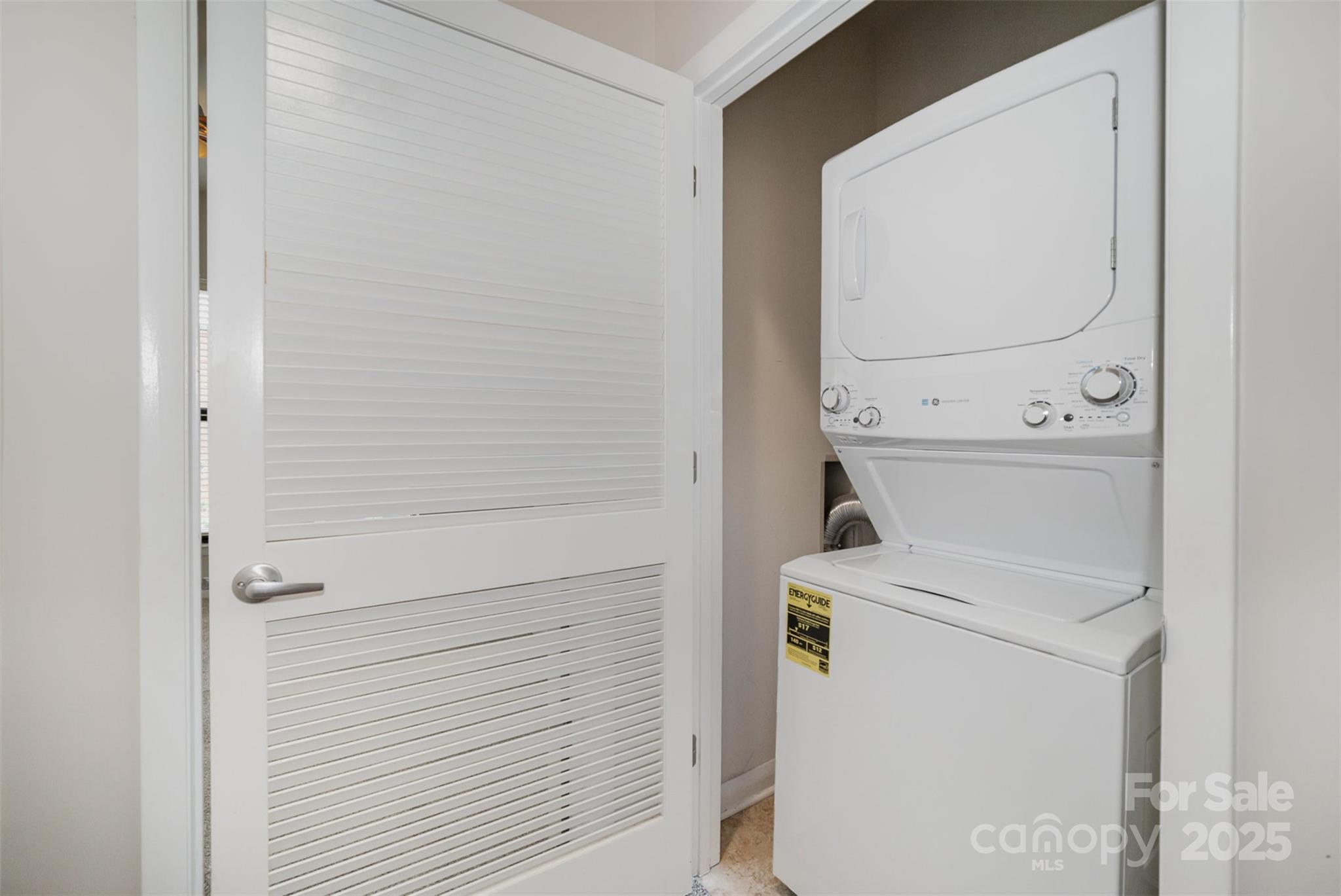 562 New Bern Station Court Property Photo 16