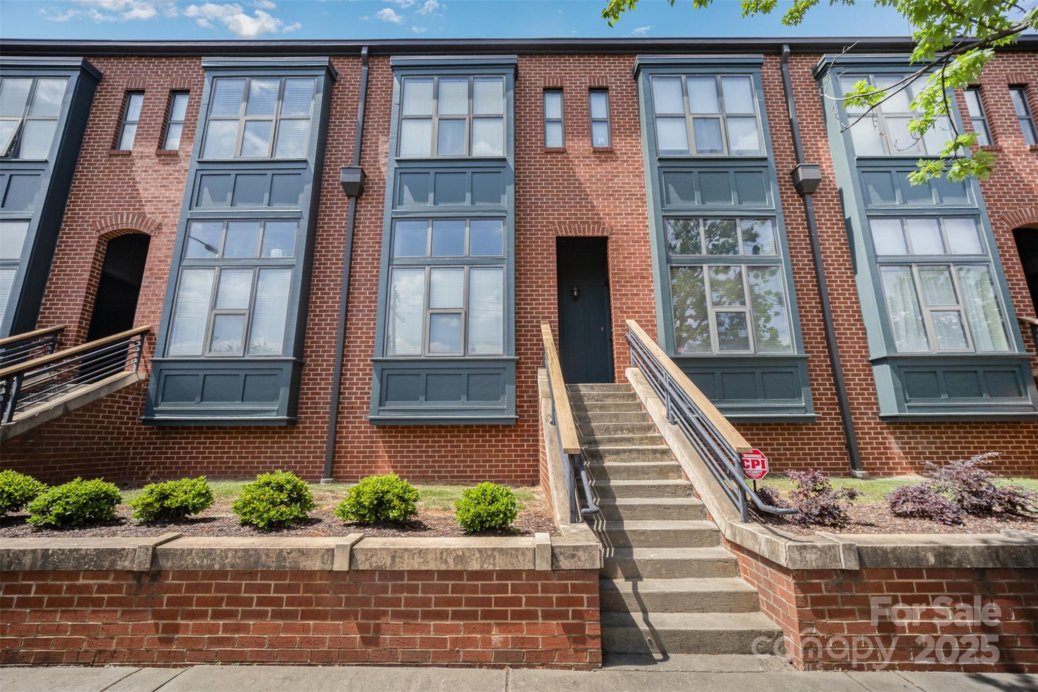 562 New Bern Station Court Property Photo 31
