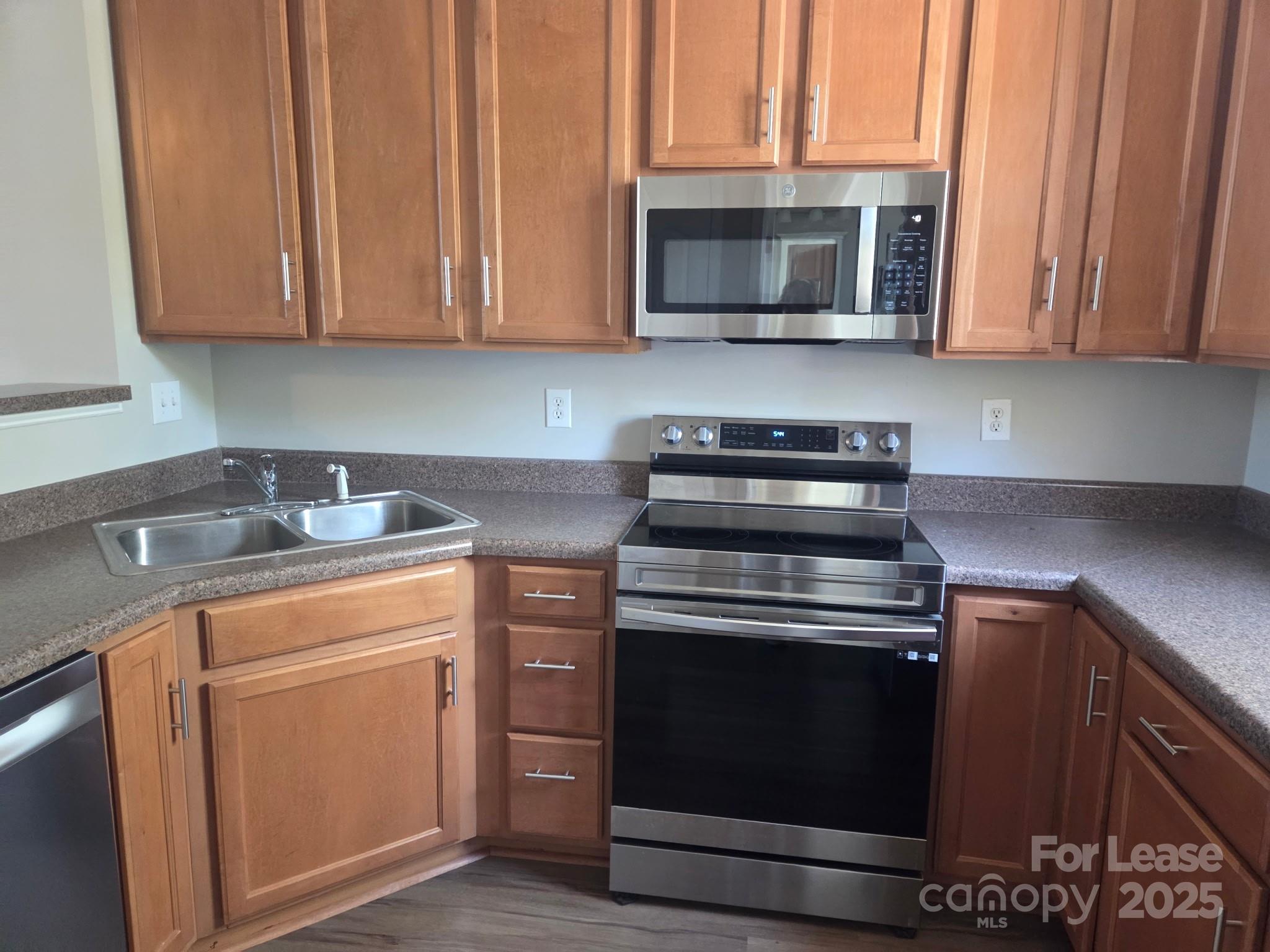 112 Town Center Drive Property Photo