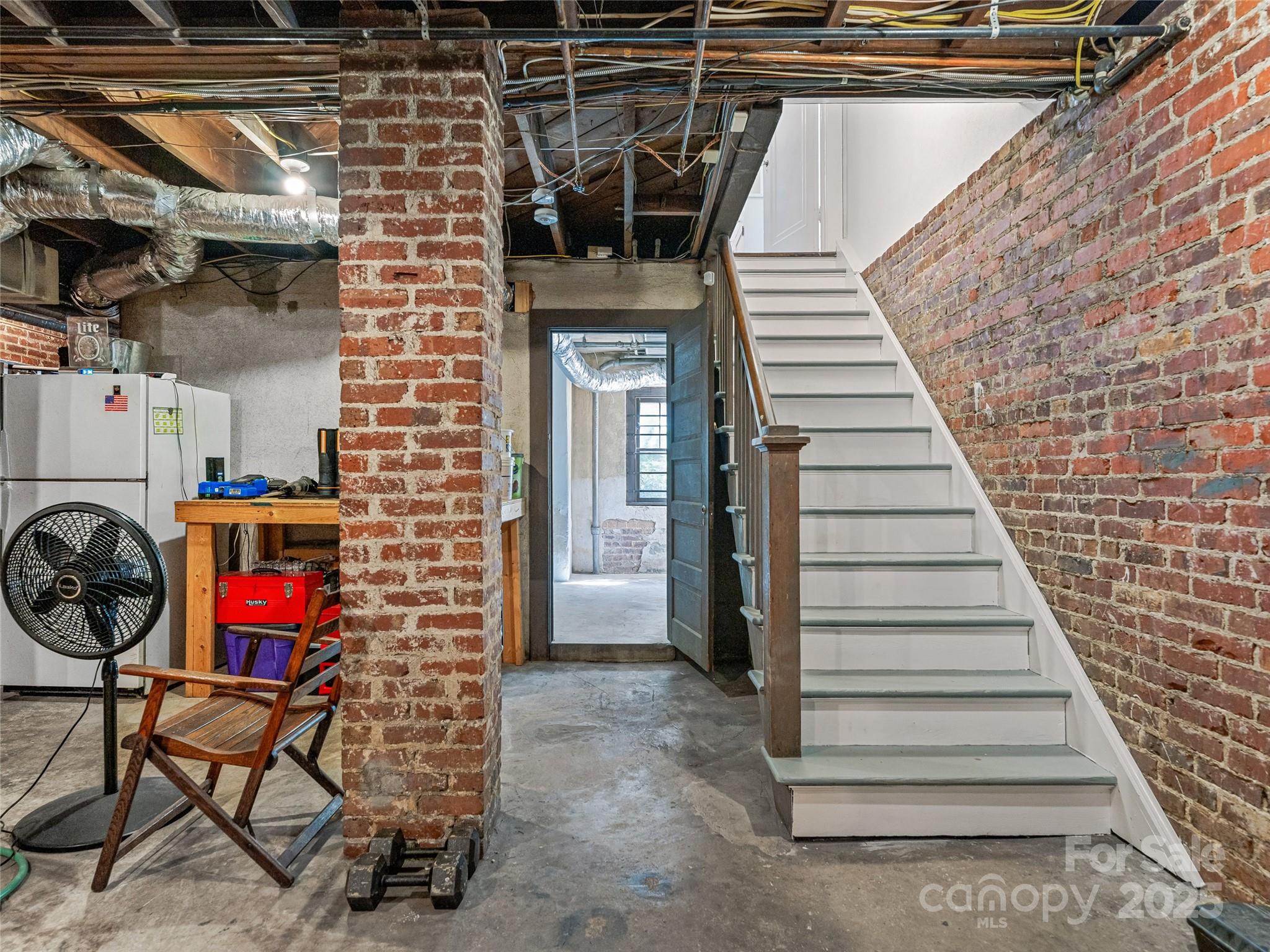 218 Kimberly Avenue Property Photo 37