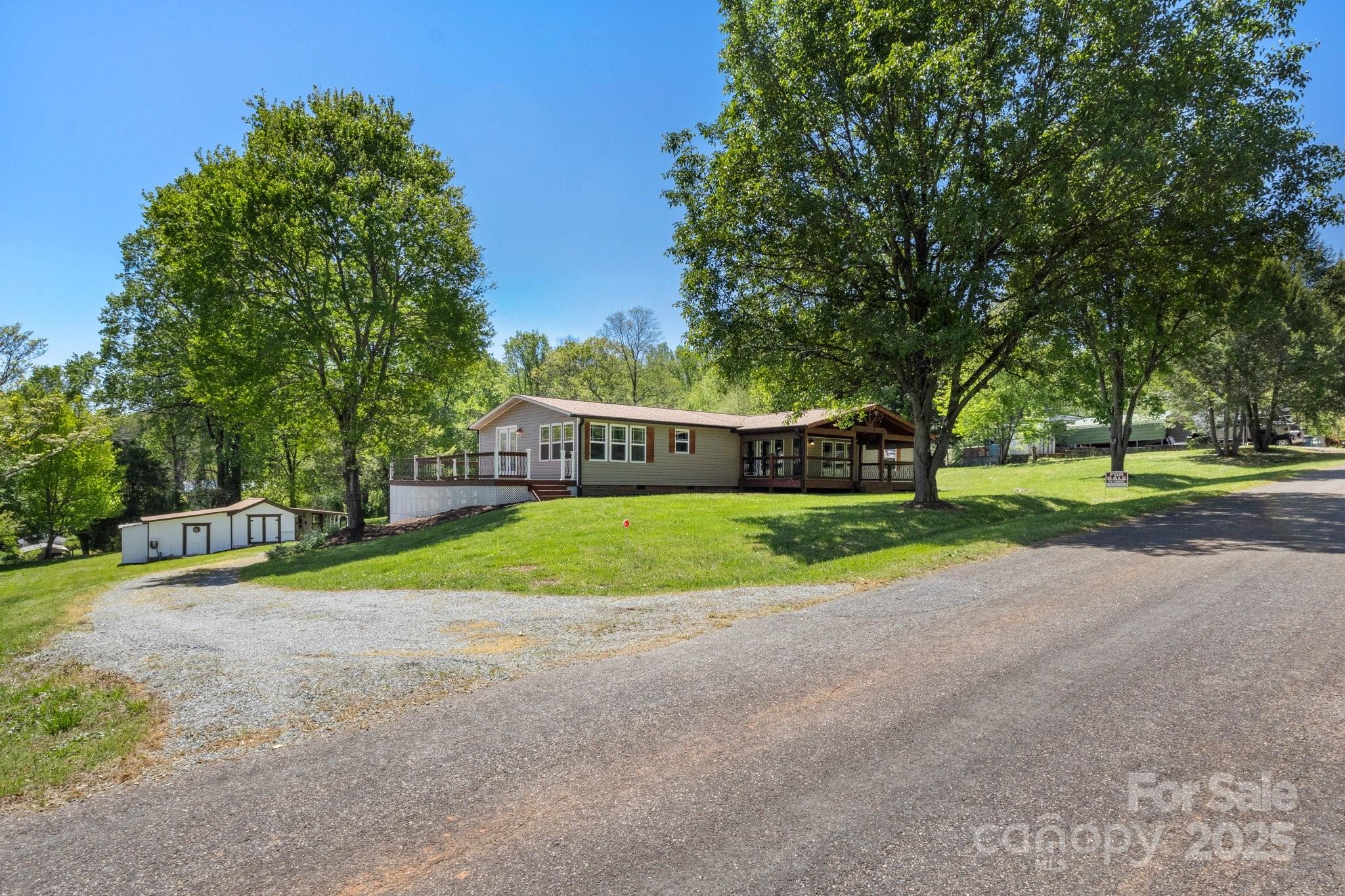 2942 Denwood Drive Property Photo