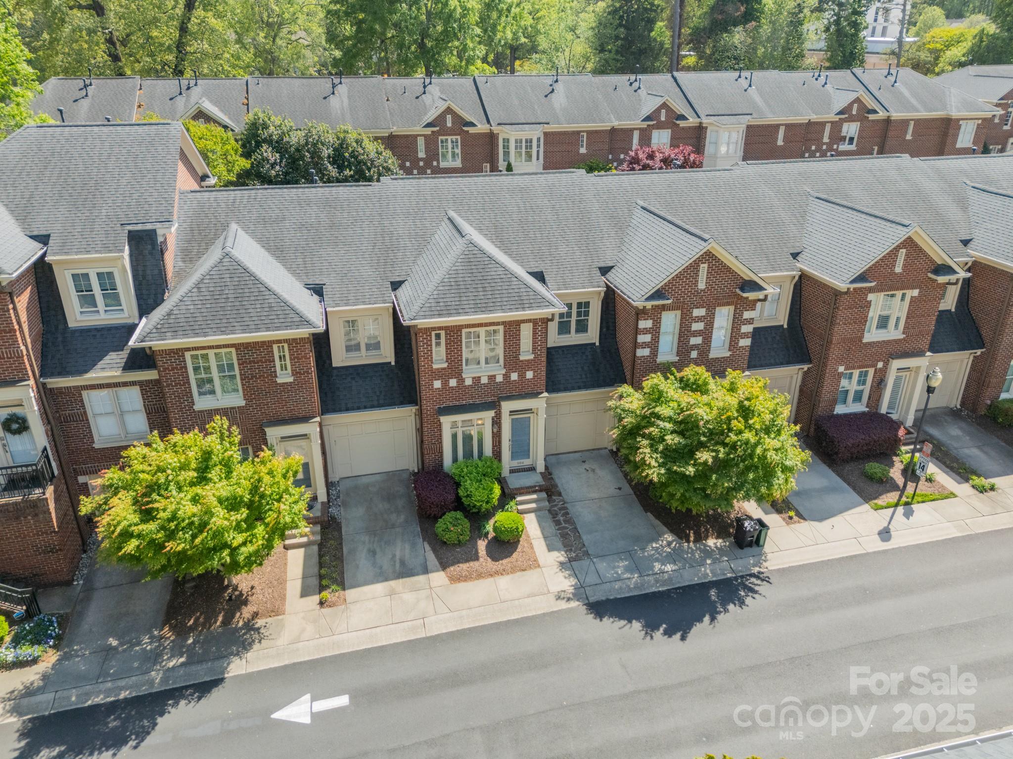 984 Park Slope Drive Property Photo 1