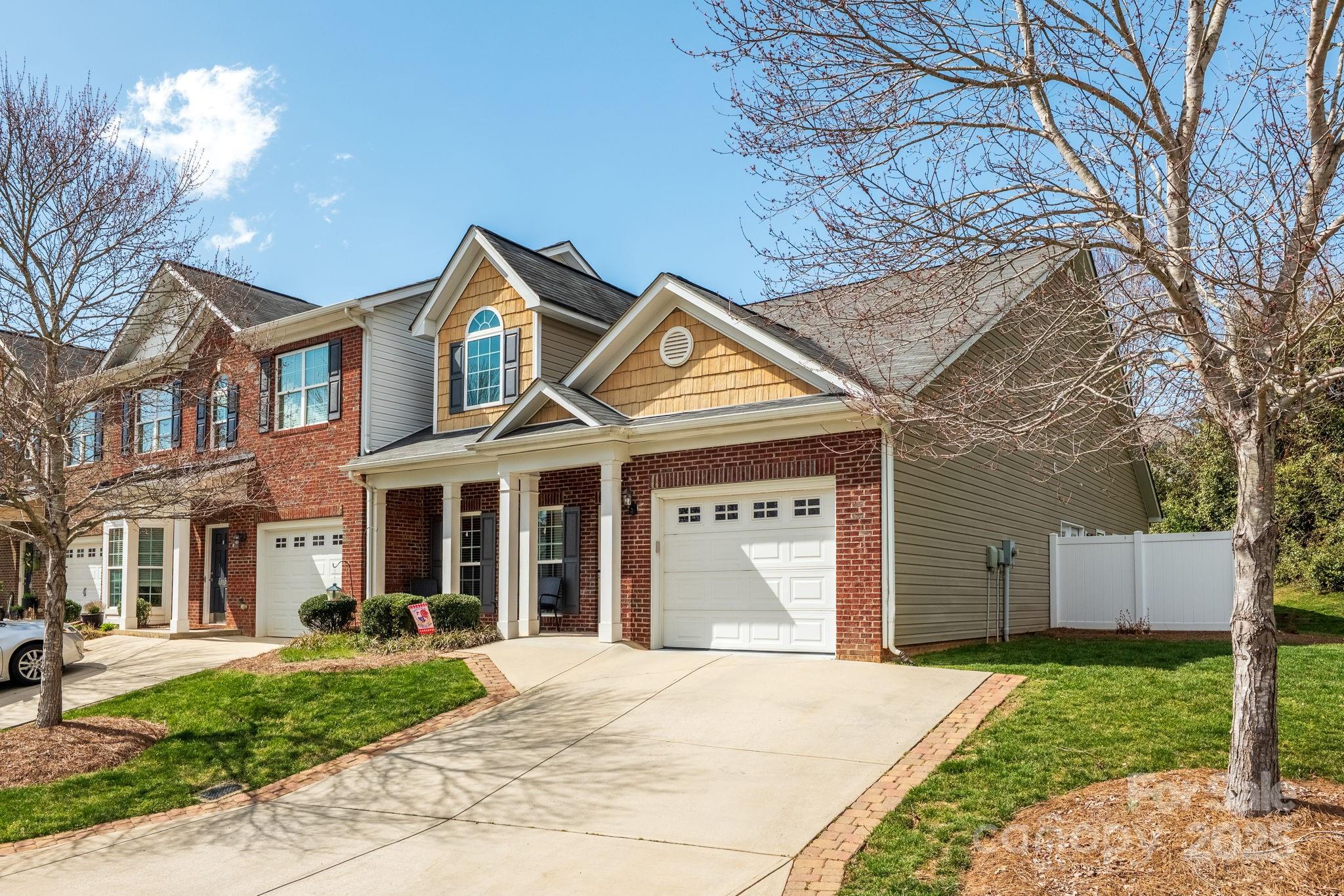 4015 Broadview Lane Property Photo 3