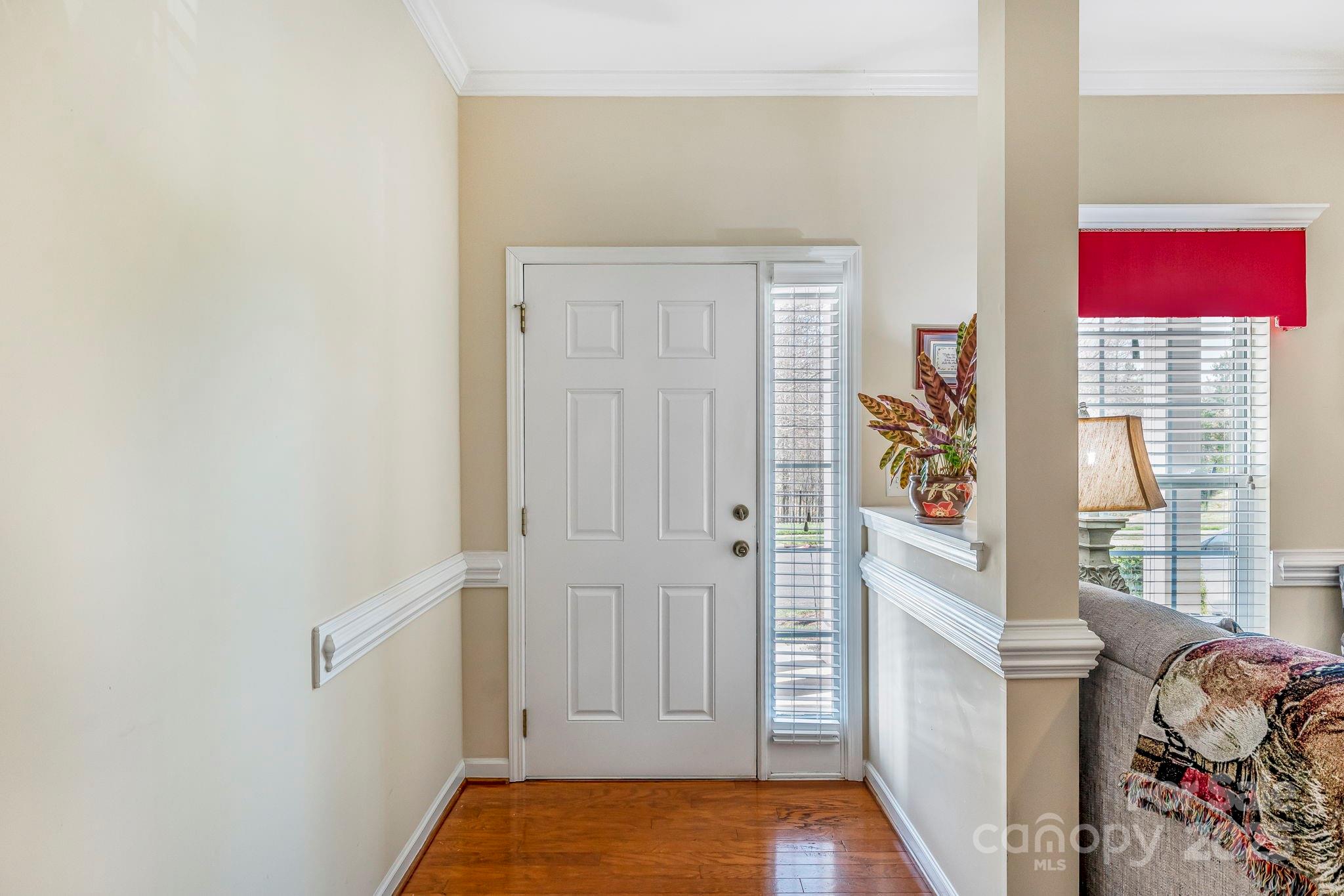 4015 Broadview Lane Property Photo 6