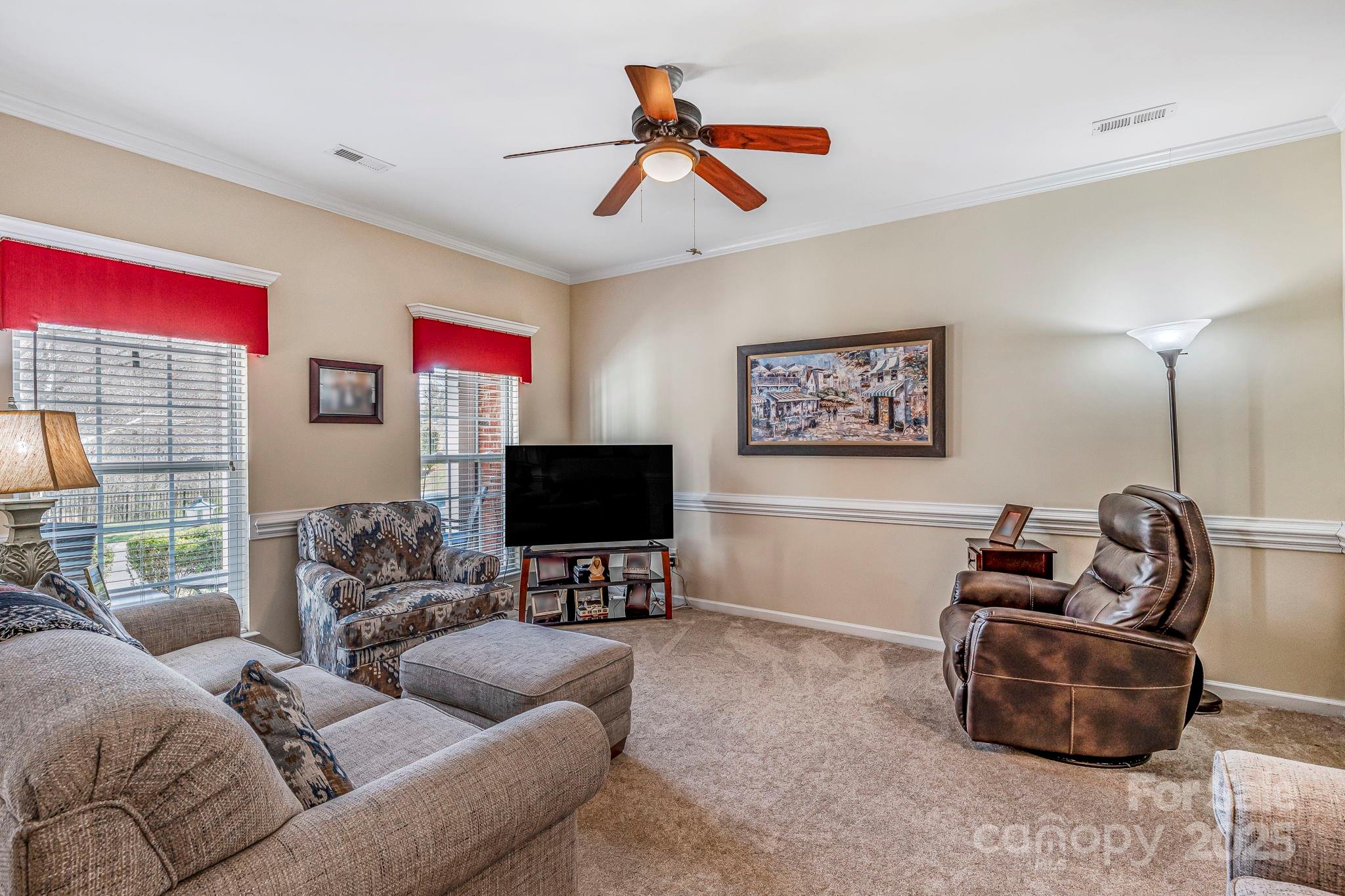 4015 Broadview Lane Property Photo 7