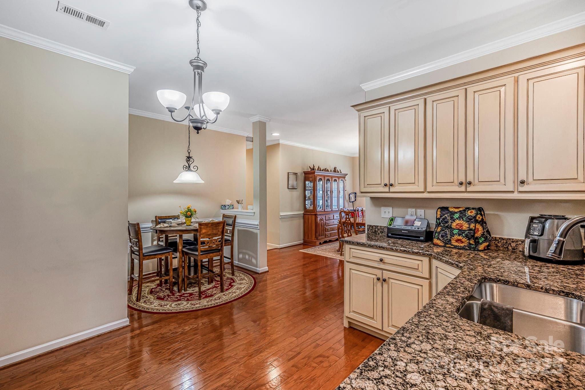 4015 Broadview Lane Property Photo 13