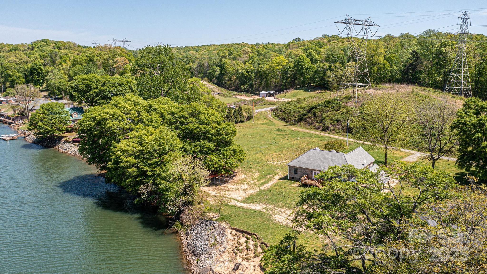 1408 Hart Road Property Photo 5