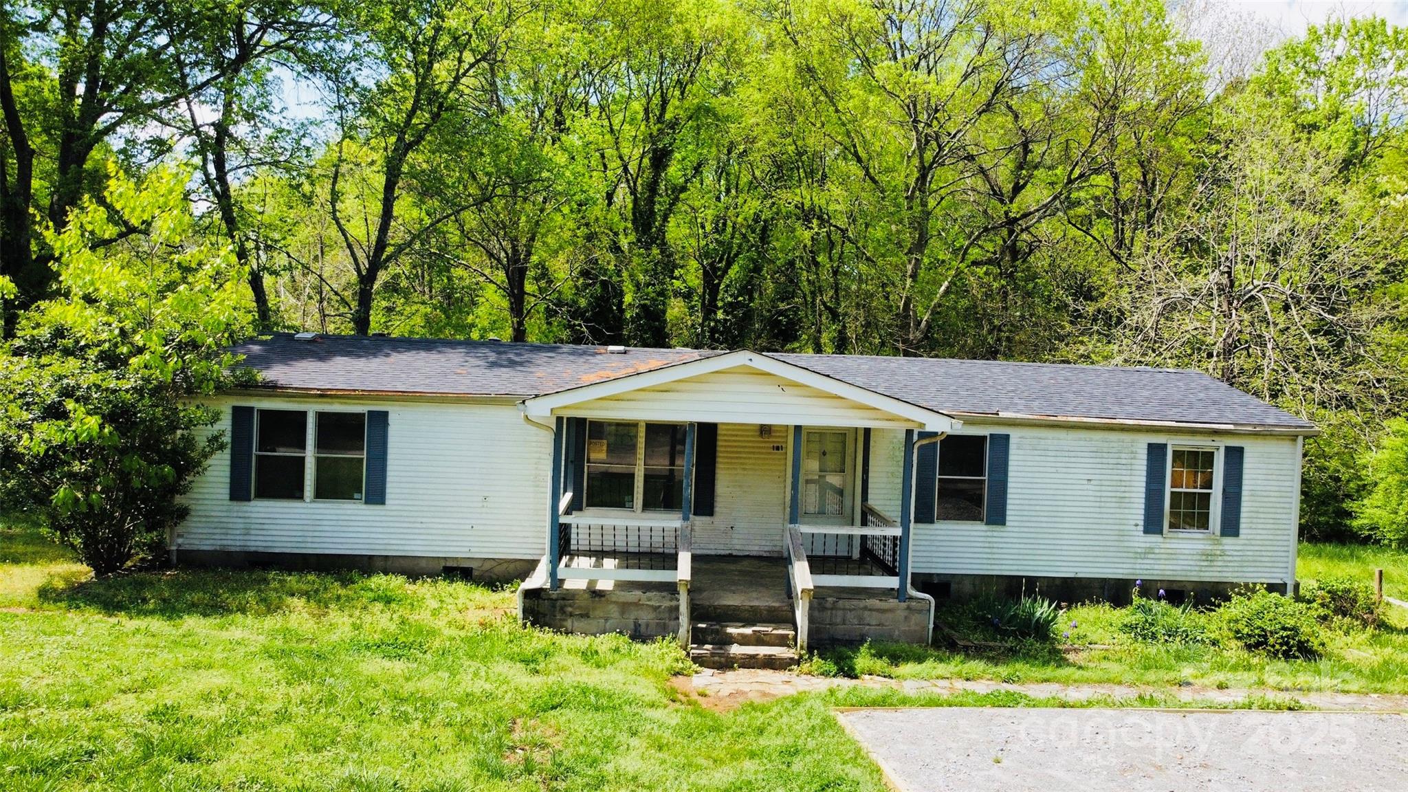 141 Lewis Street Property Photo