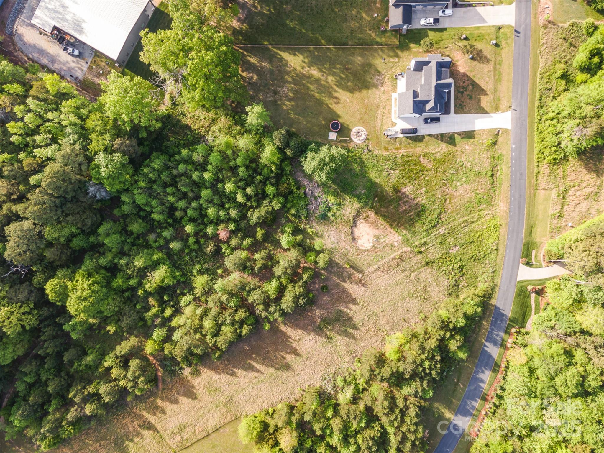 400 Forest View Drive Property Photo 5