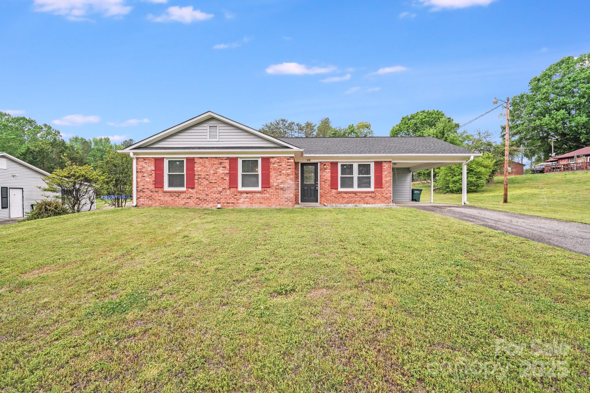 218 Valleybrook Lane Property Photo