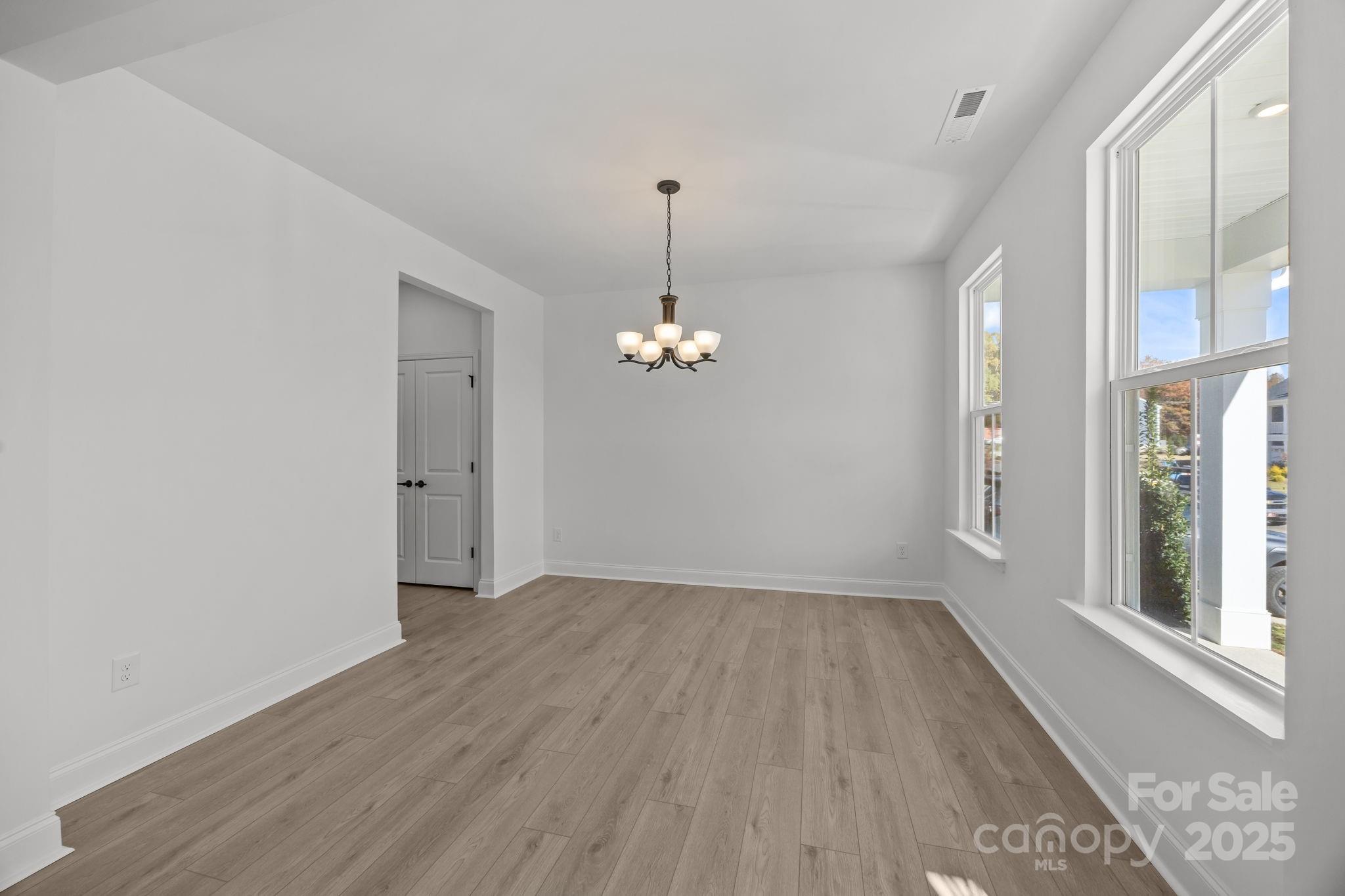 124 Canary Lane 7 Property Photo 3