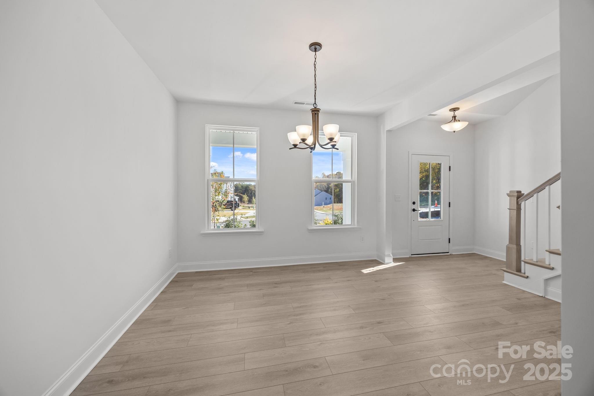 124 Canary Lane 7 Property Photo 4