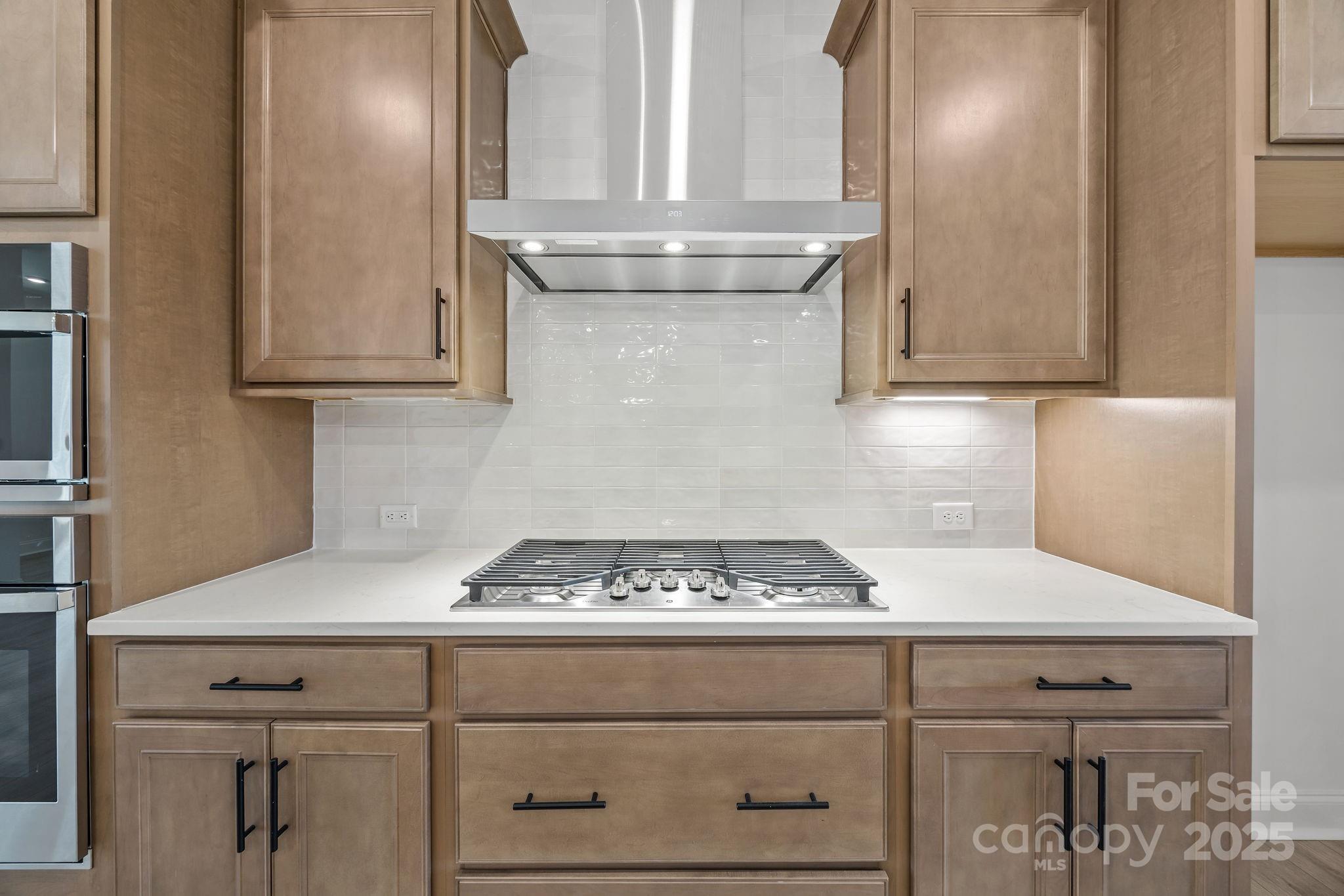 124 Canary Lane 7 Property Photo 8