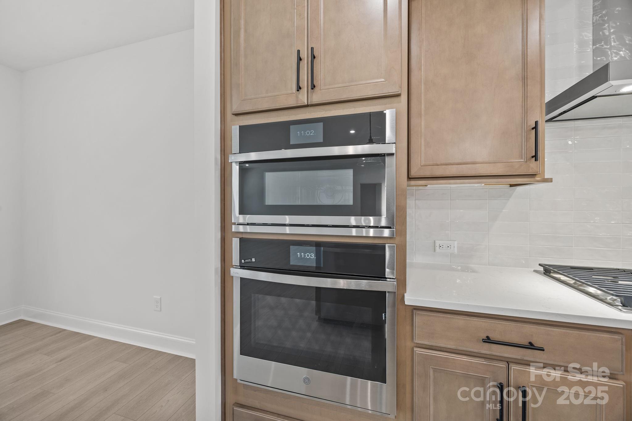 124 Canary Lane 7 Property Photo 9