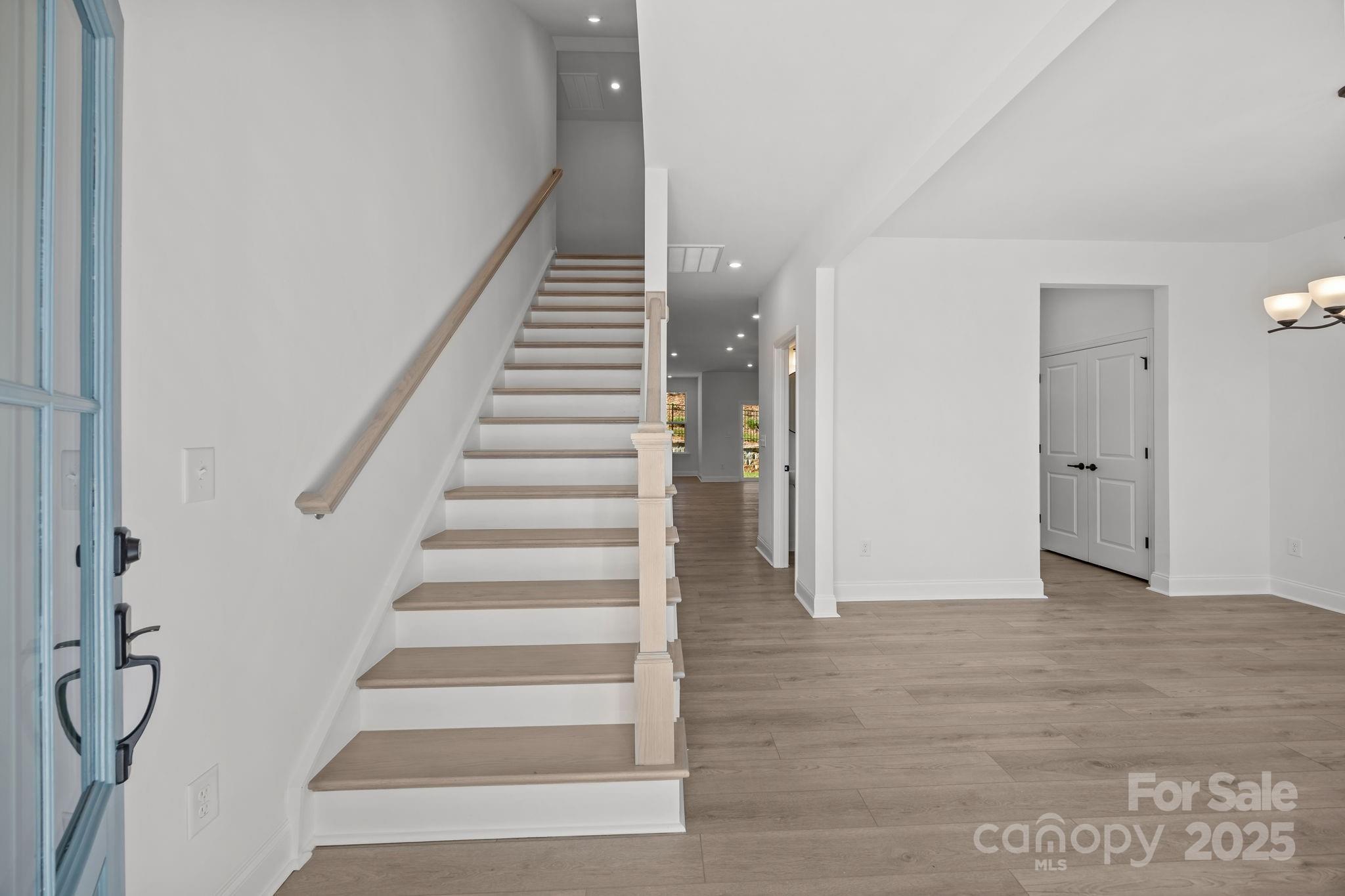 124 Canary Lane 7 Property Photo 15