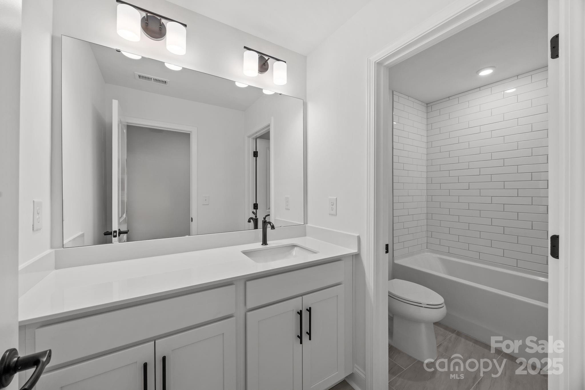 124 Canary Lane 7 Property Photo 16