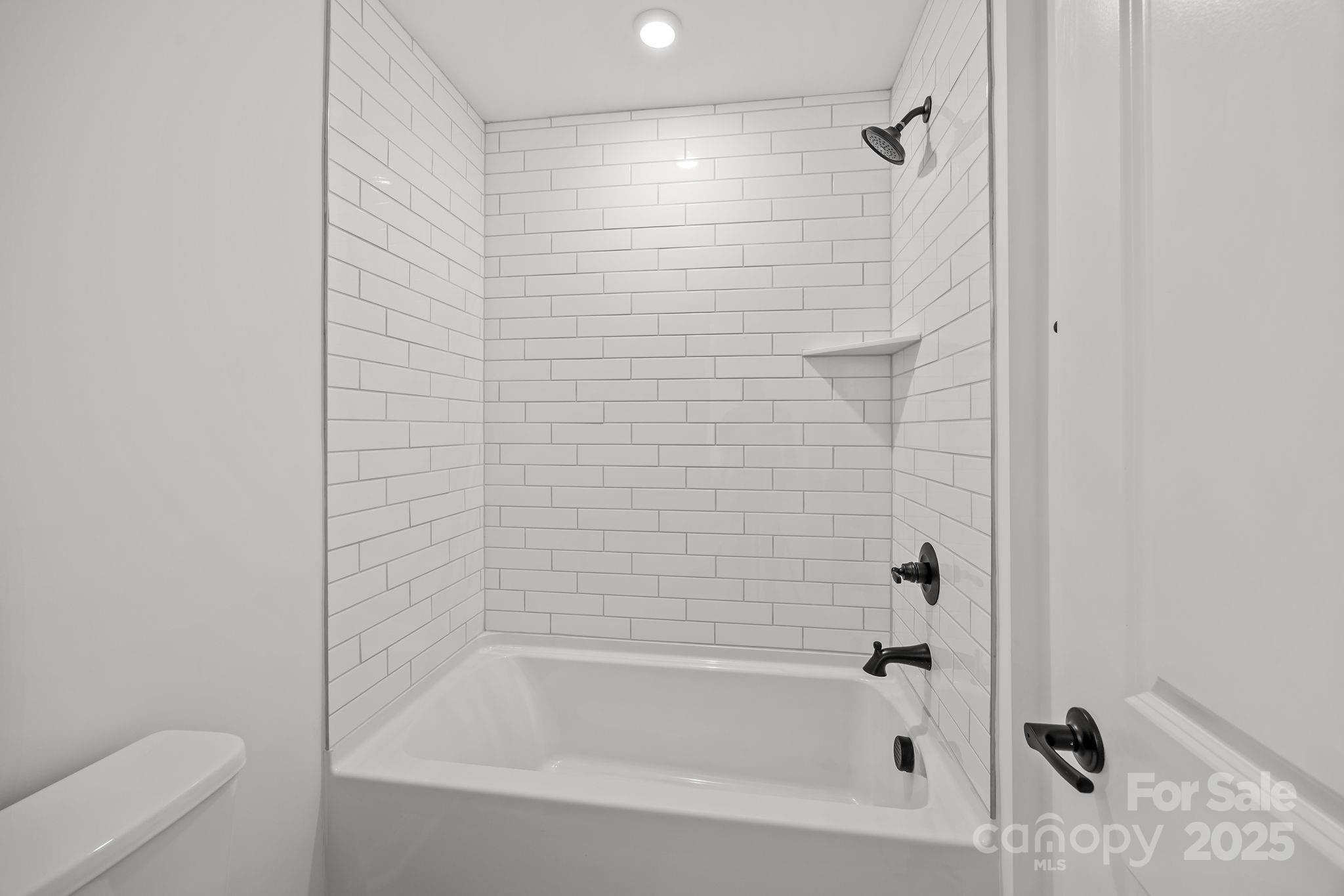 124 Canary Lane 7 Property Photo 17