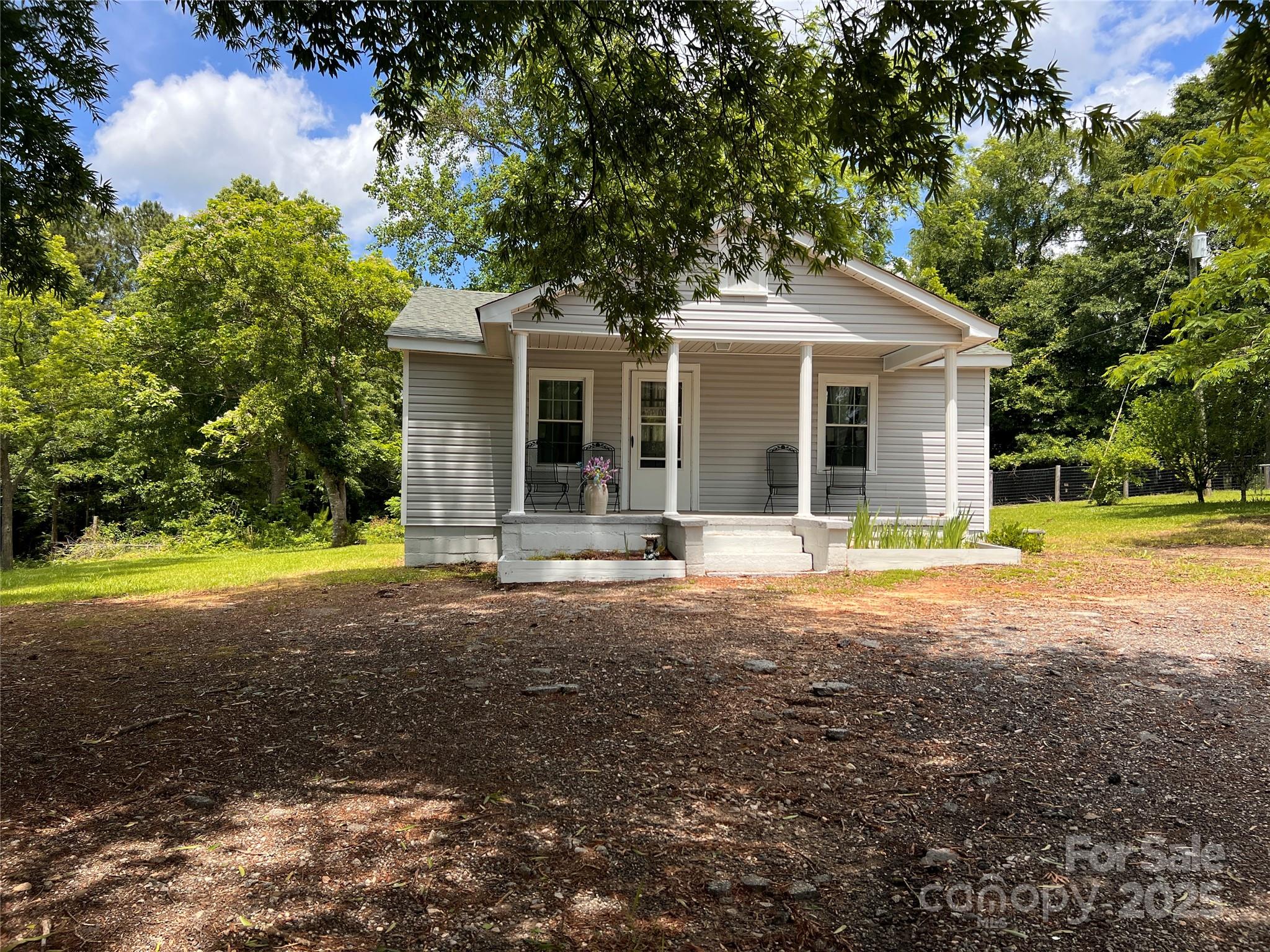13692 Newberry Road Property Photo