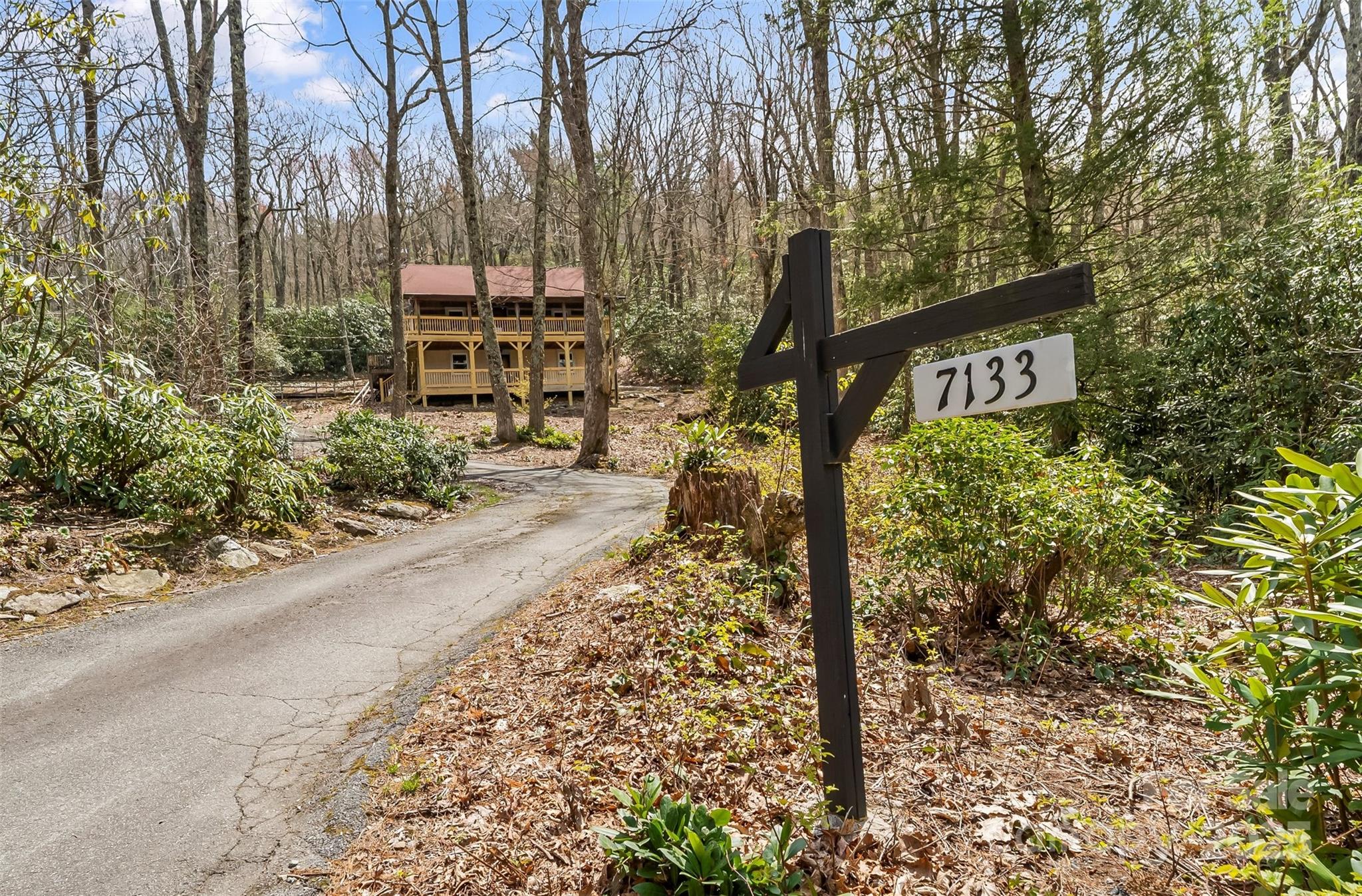 7133 Valley View Drive Property Photo