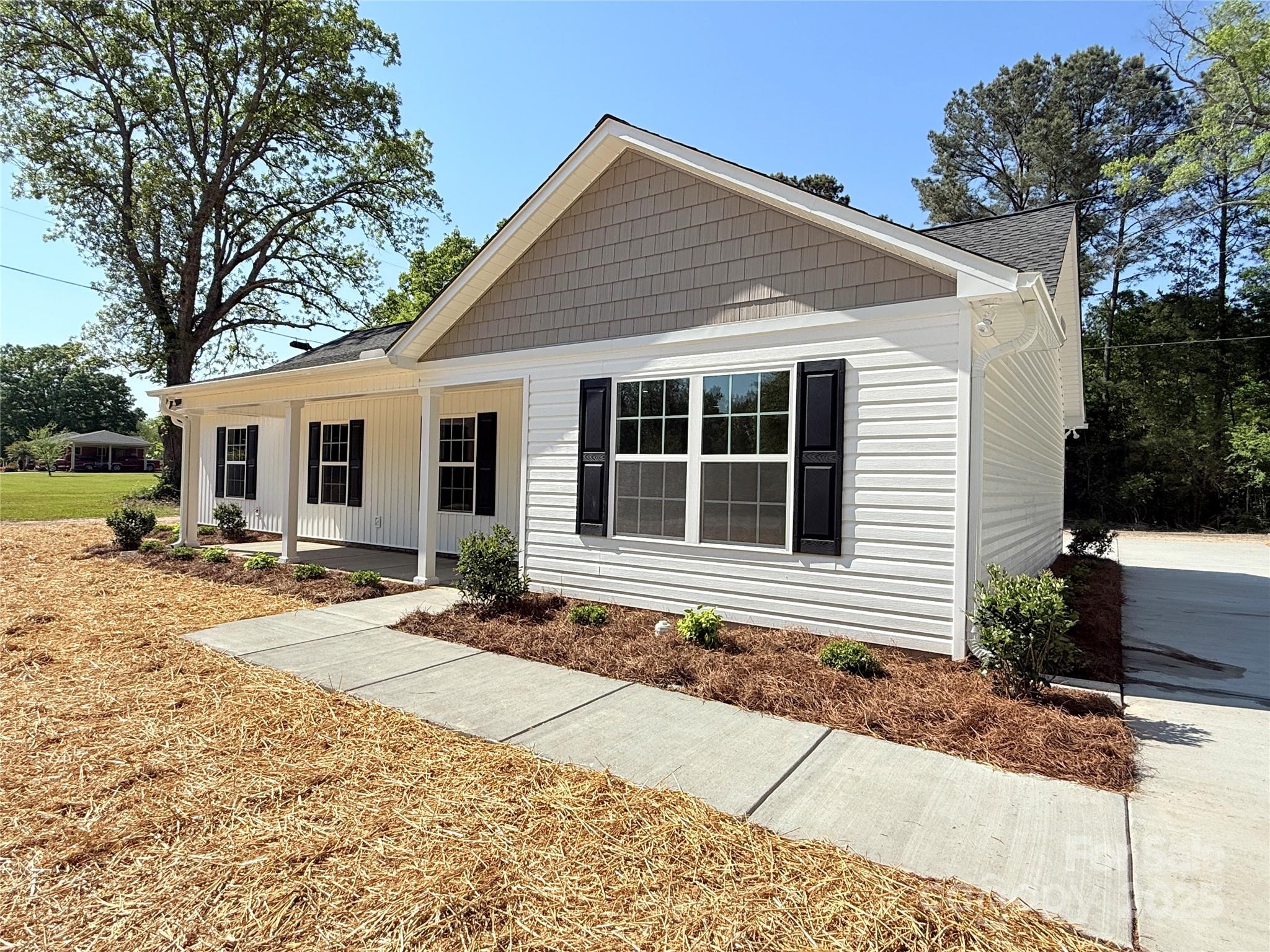 296 Tram Road Property Photo