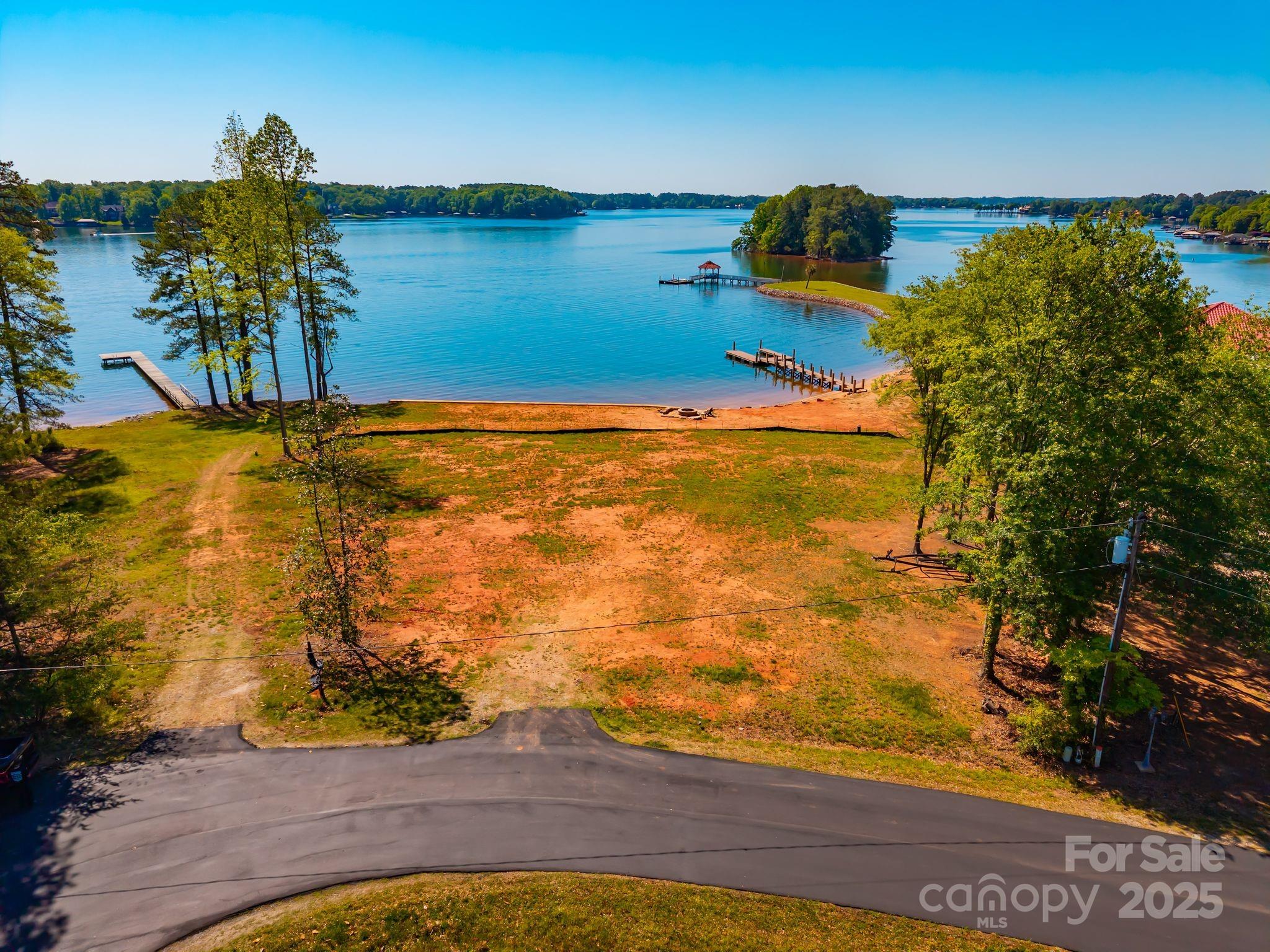 7928 Pine Cove Lane Property Photo 2