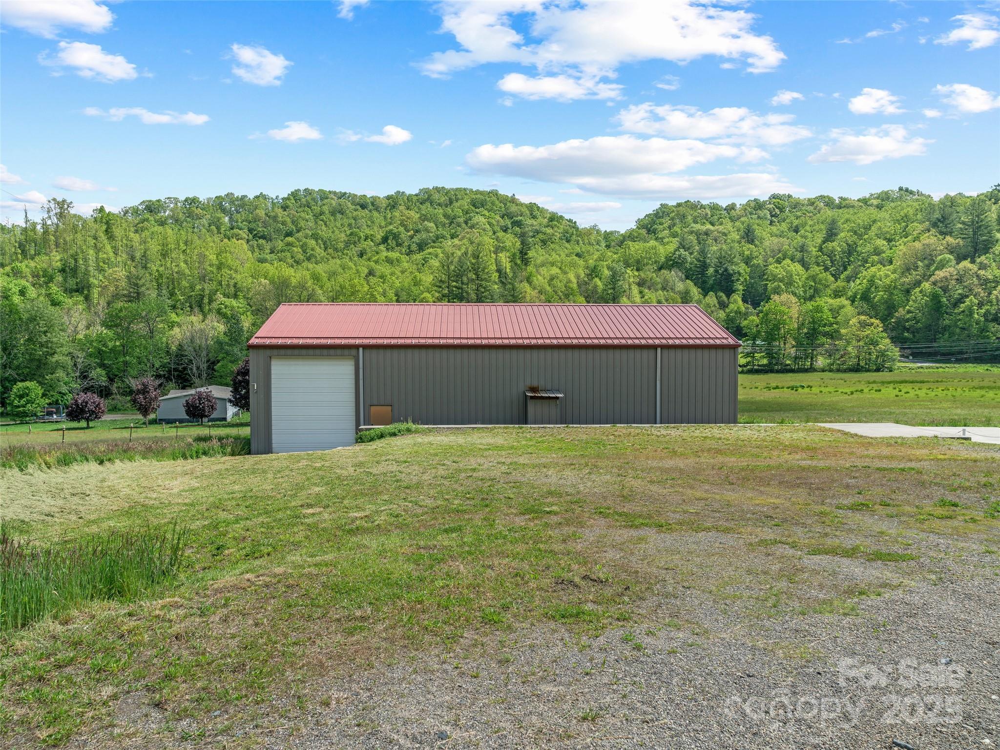 124 Shootout Lane Property Photo 8
