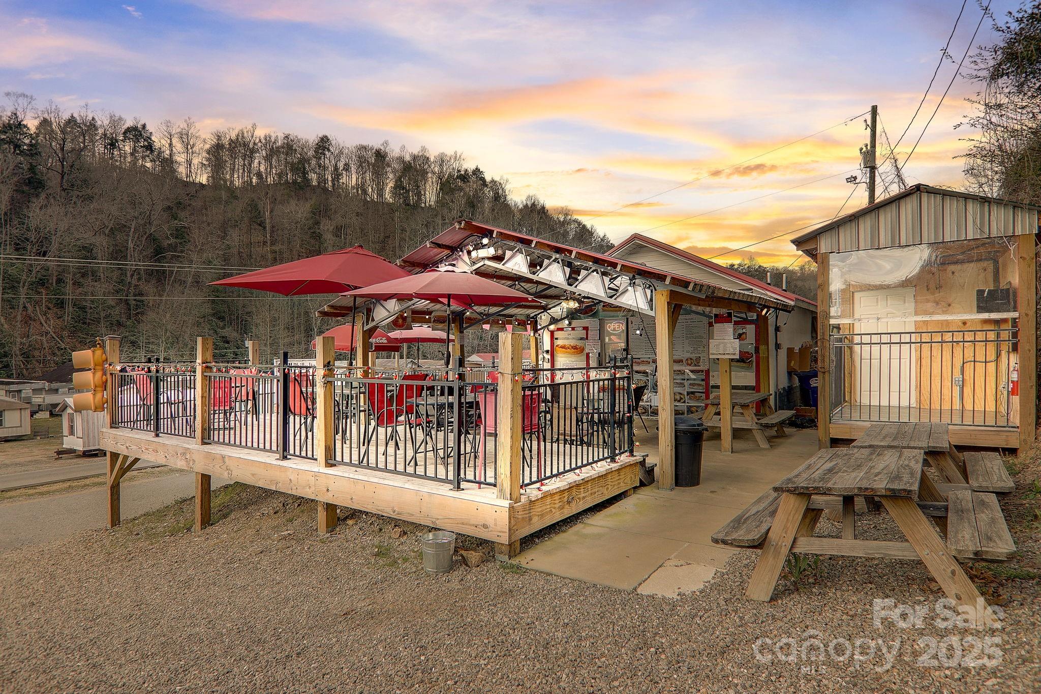 2768 Asheville Highway Property Photo 6