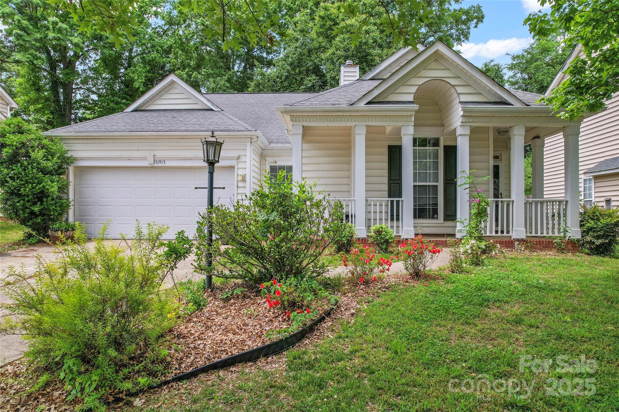 11913 Little Stoney Court Property Photo 1