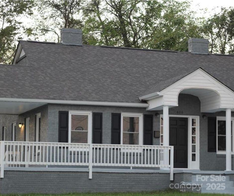 406 S Catawba Street Property Photo
