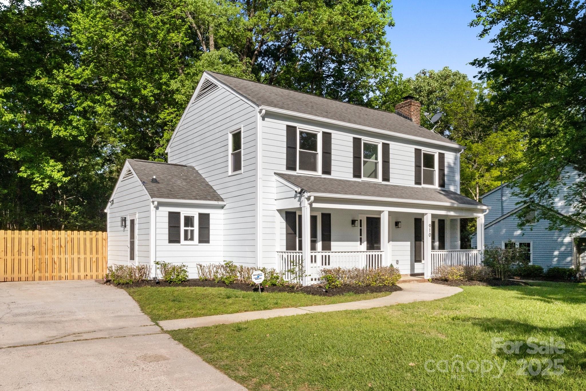910 Lightwood Drive Property Photo 1