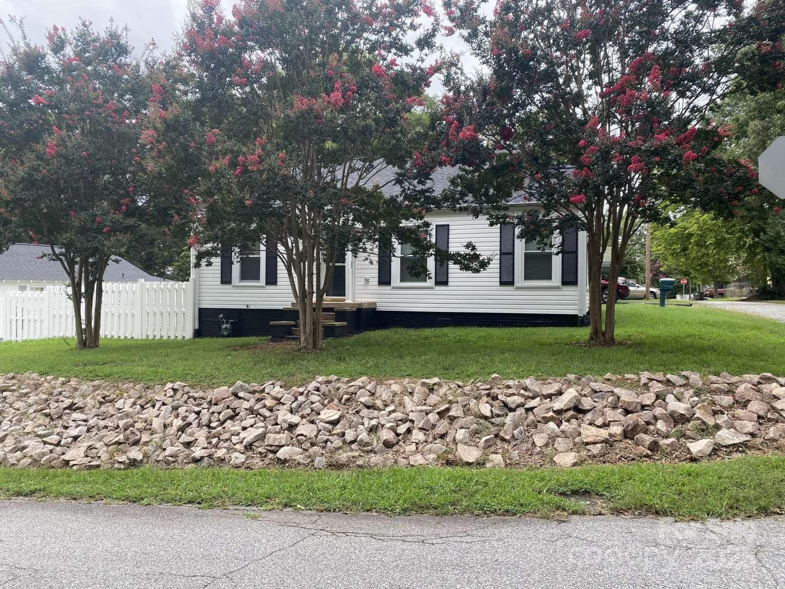 507 Chrysler Street Property Photo